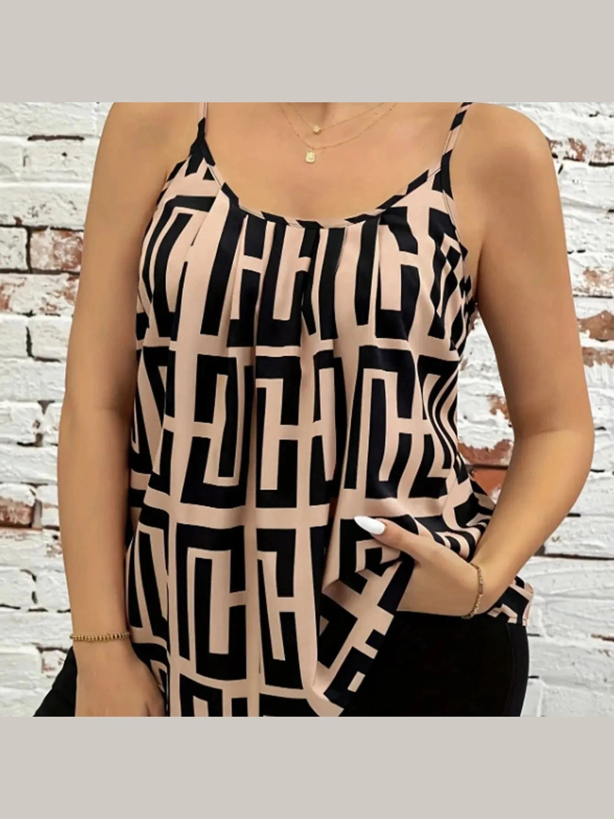 Plus Size Elegant Contrast Printed Suspender Tops - Courbe et Compagnie
