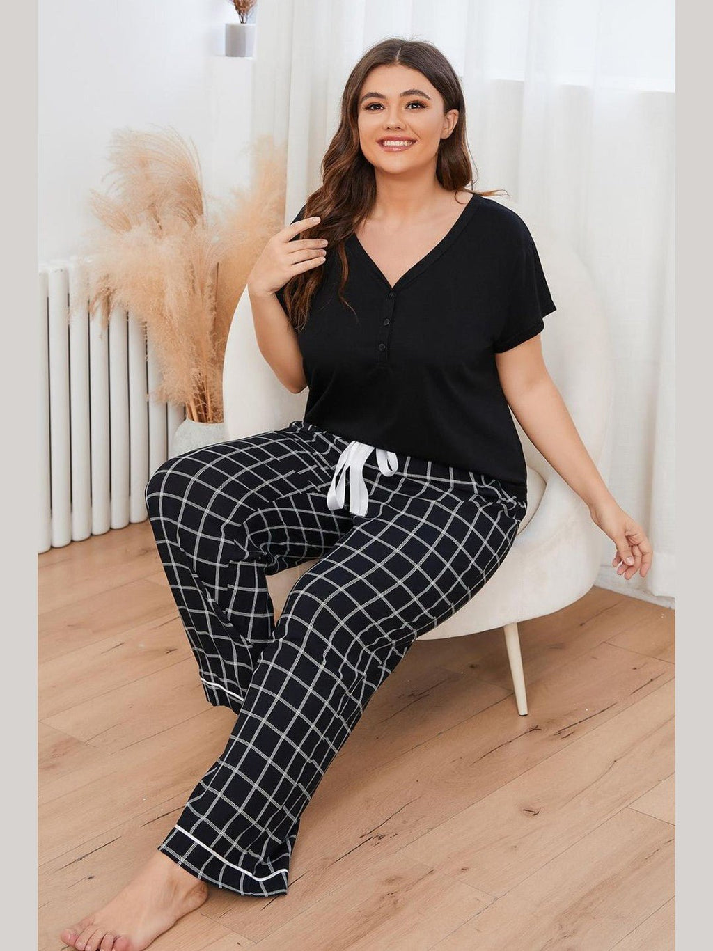 Plus Size V-Neck Top and Plaid Pants Lounge Set - Courbe et Compagnie
