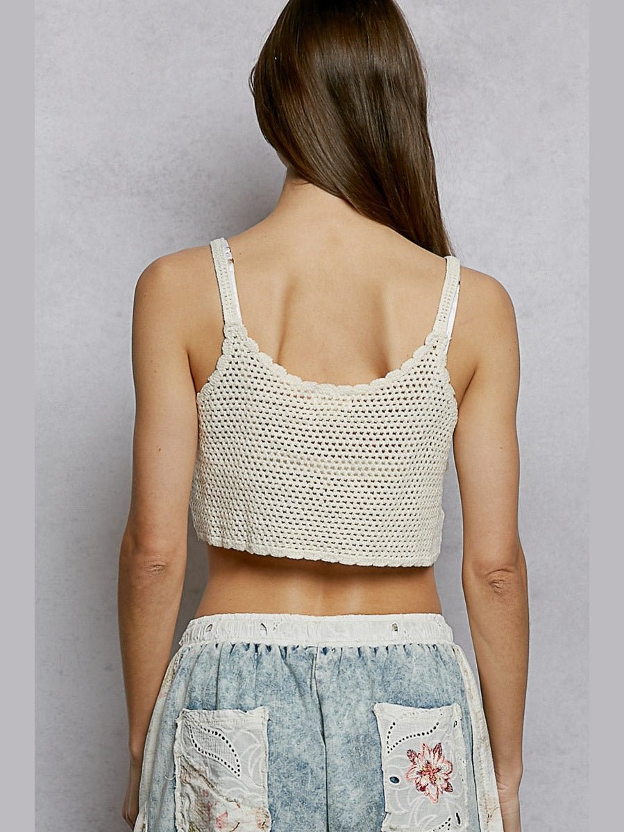 POL U-Neck Cropped Crochet Cami with Floral Embroidery Detail - Courbe et Compagnie