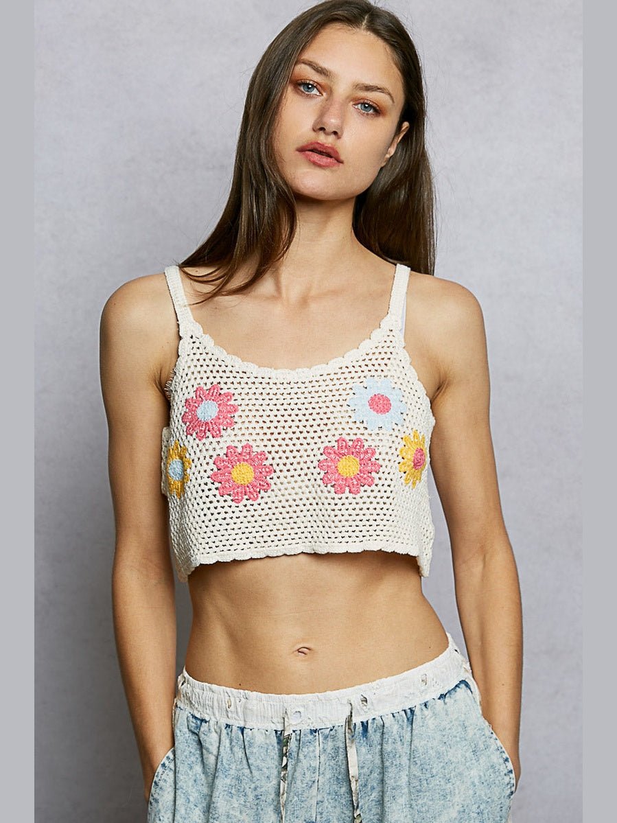 POL U-Neck Cropped Crochet Cami with Floral Embroidery Detail - Courbe et Compagnie