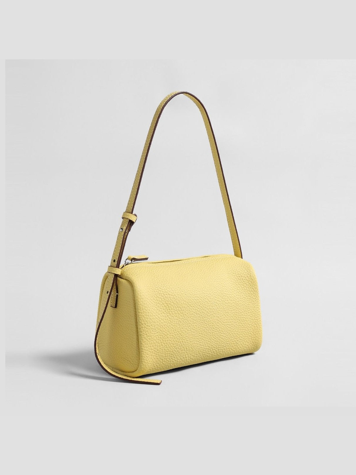 Premium Pebbled Calfskin Cylinder Bag – Trending Barrel Shoulder Crossbody - Courbe et Compagnie