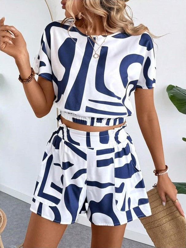 Printed Casual Two-Piece Set – Short Sleeve Top & Shorts - Courbe et Compagnie