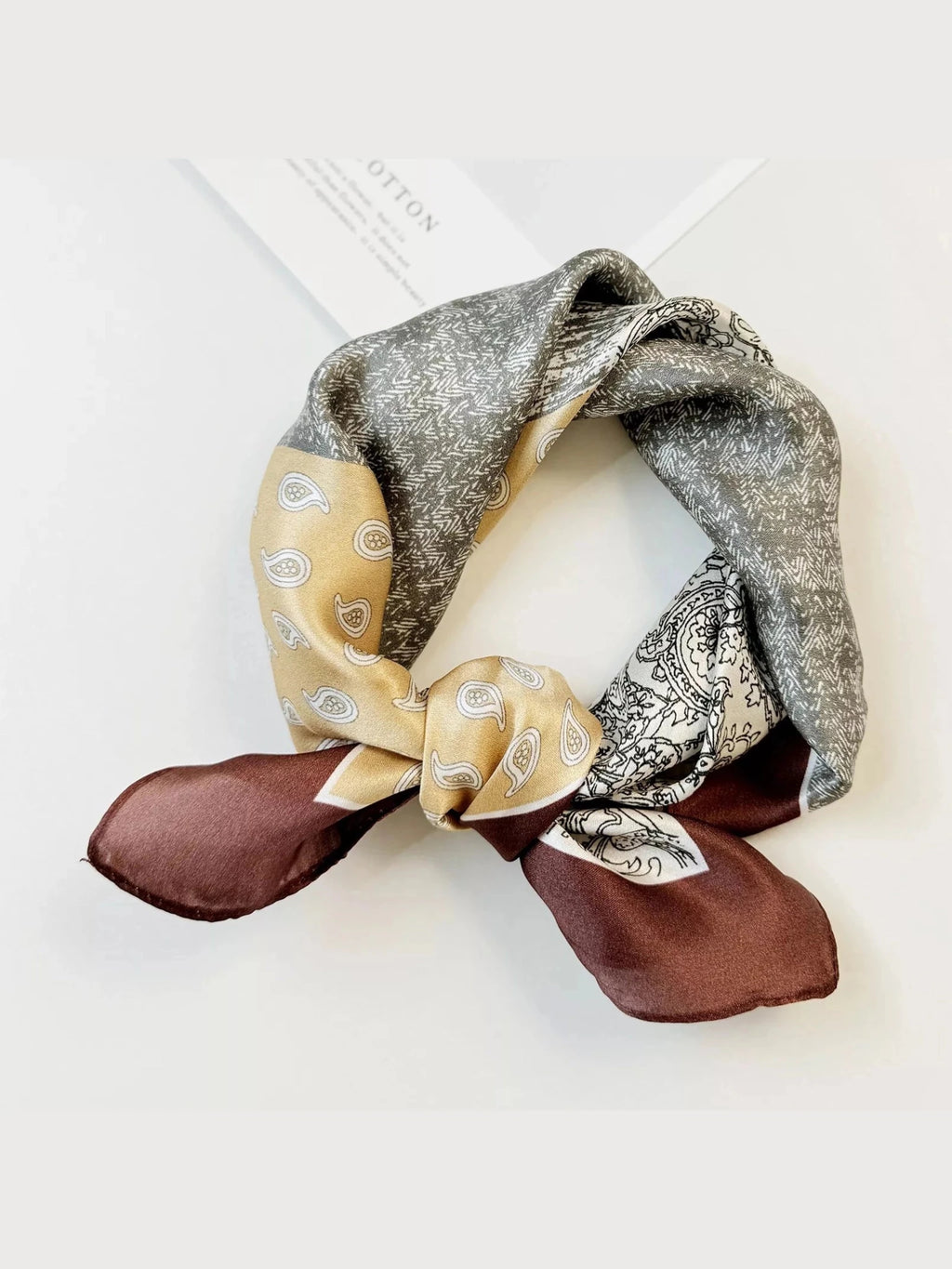 Printed Silk Square Scarf - Courbe et Compagnie