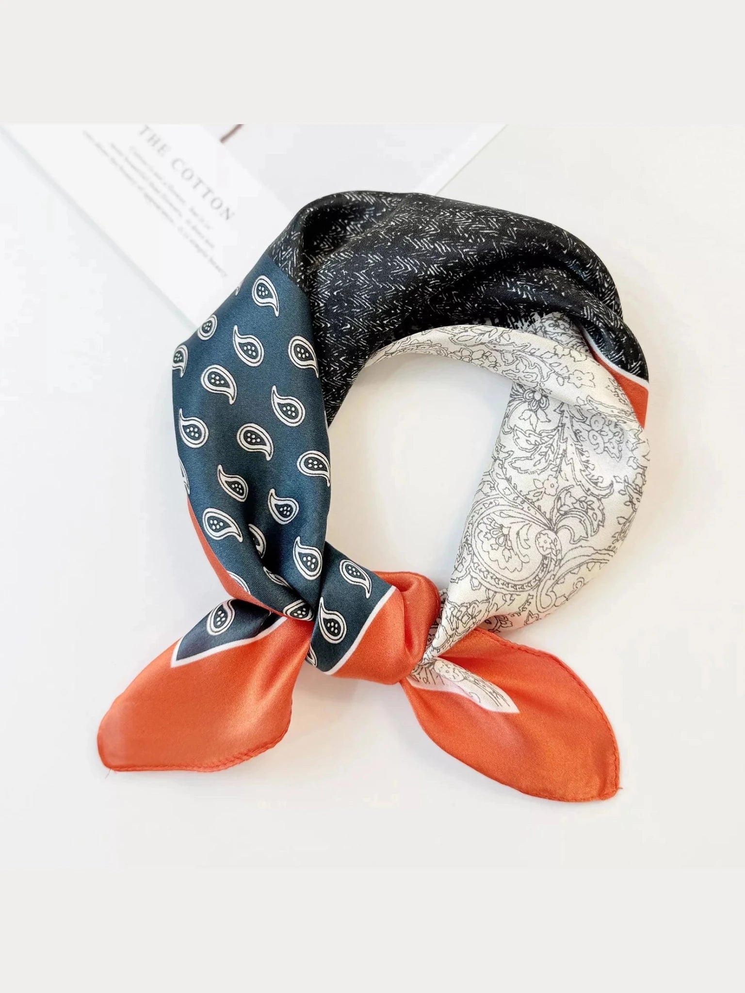 Printed Silk Square Scarf - Courbe et Compagnie