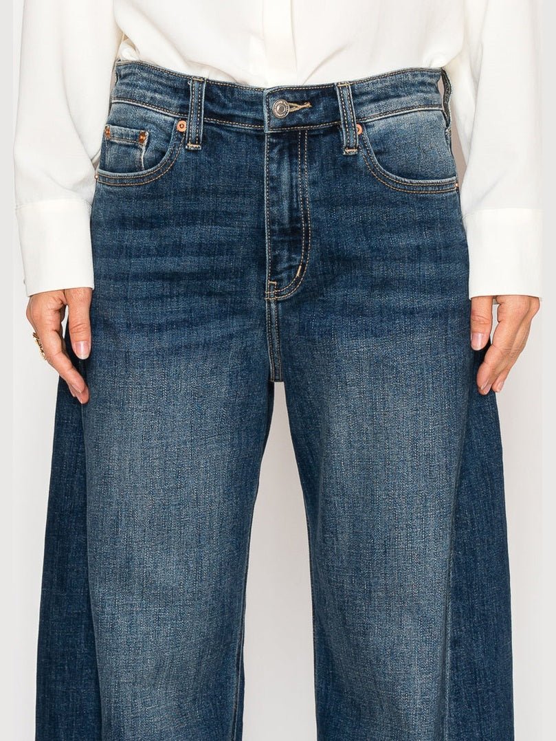 Relaxed Tapered Dark Wash Barrel Jeans - Courbe et Compagnie