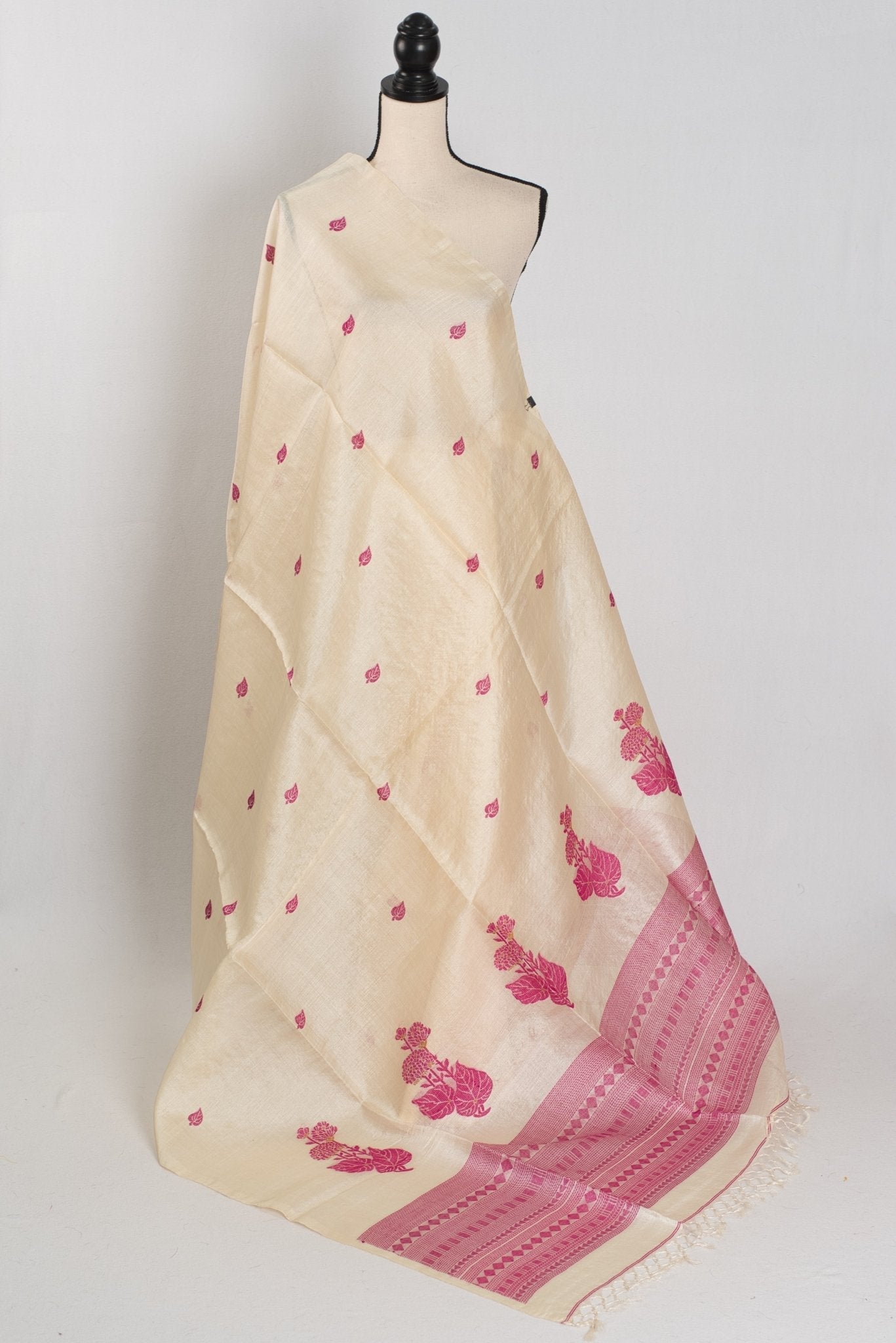 Renu: Cream & Pink Bengal Tussar Silk Saree | Silk Mark Certified - Courbe et Compagnie
