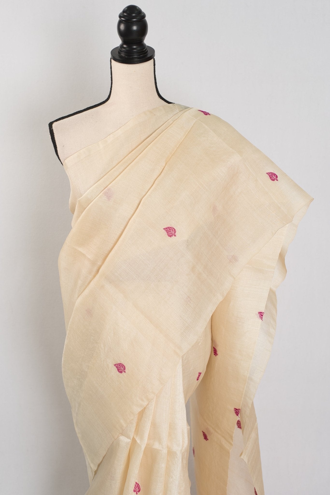 Renu: Cream & Pink Bengal Tussar Silk Saree | Silk Mark Certified - Courbe et Compagnie