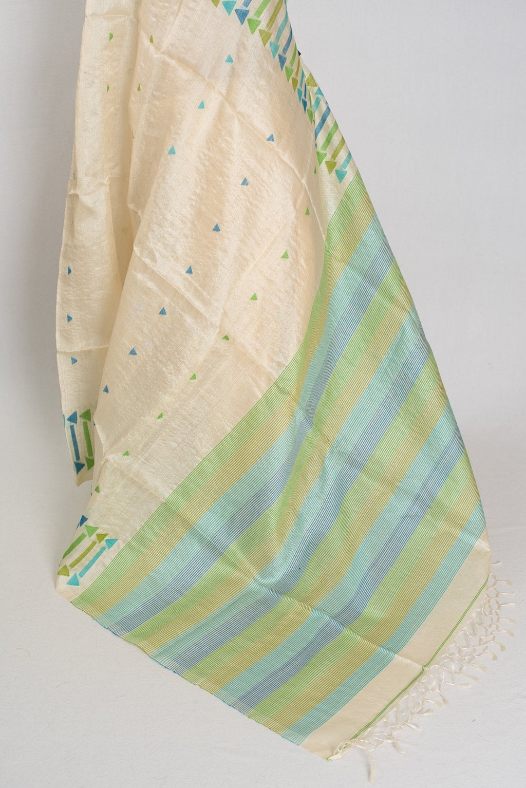 Rini: Cream Tussar Silk Saree with Blue & Green Motifs | Silk Mark Certified - Courbe et Compagnie