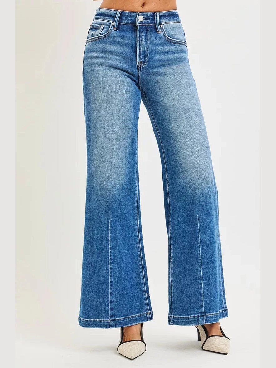 RISEN Full Size Mid Rise Wide Leg Jeans with Flared Look Plus Size - Courbe et Compagnie