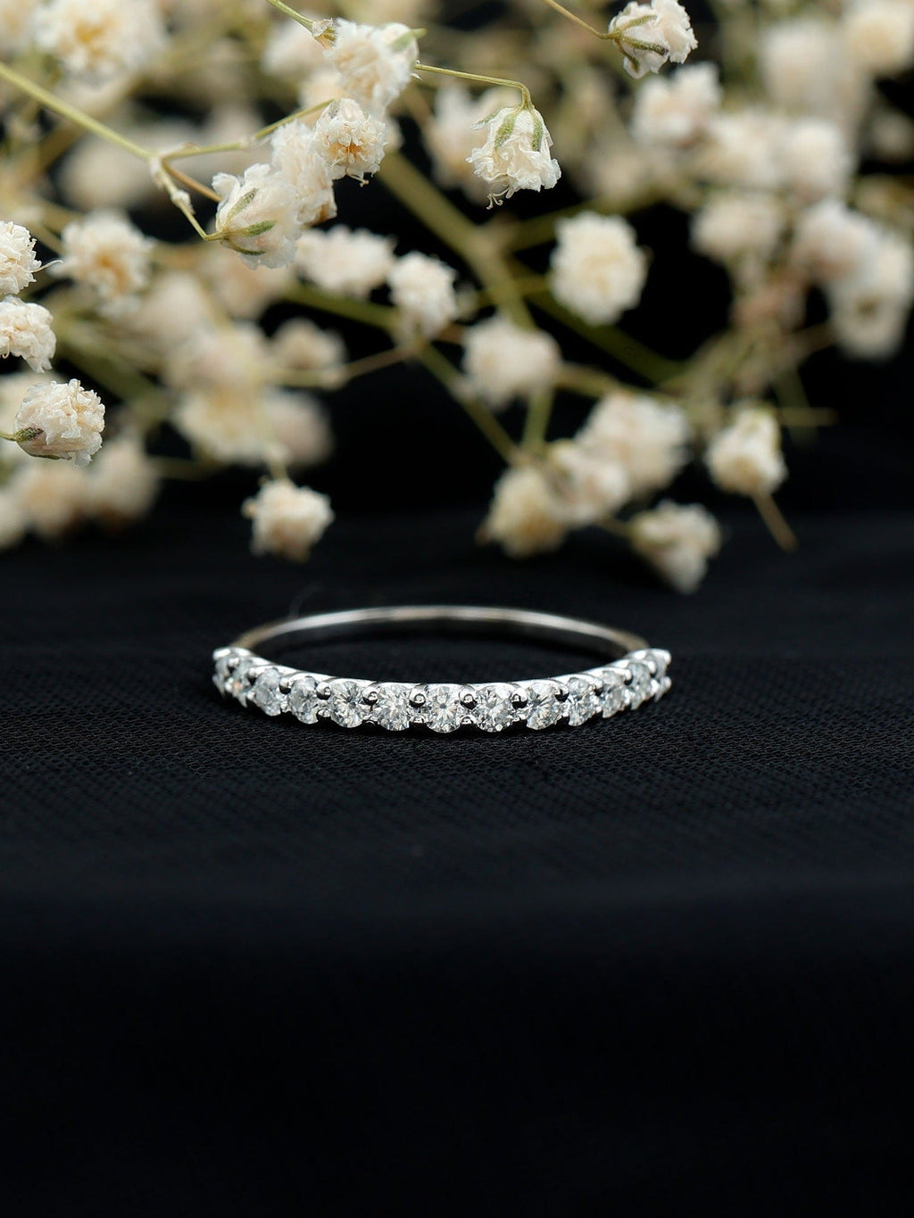 Round Cut Diamond Stackable Eternity Band - Courbe et Compagnie