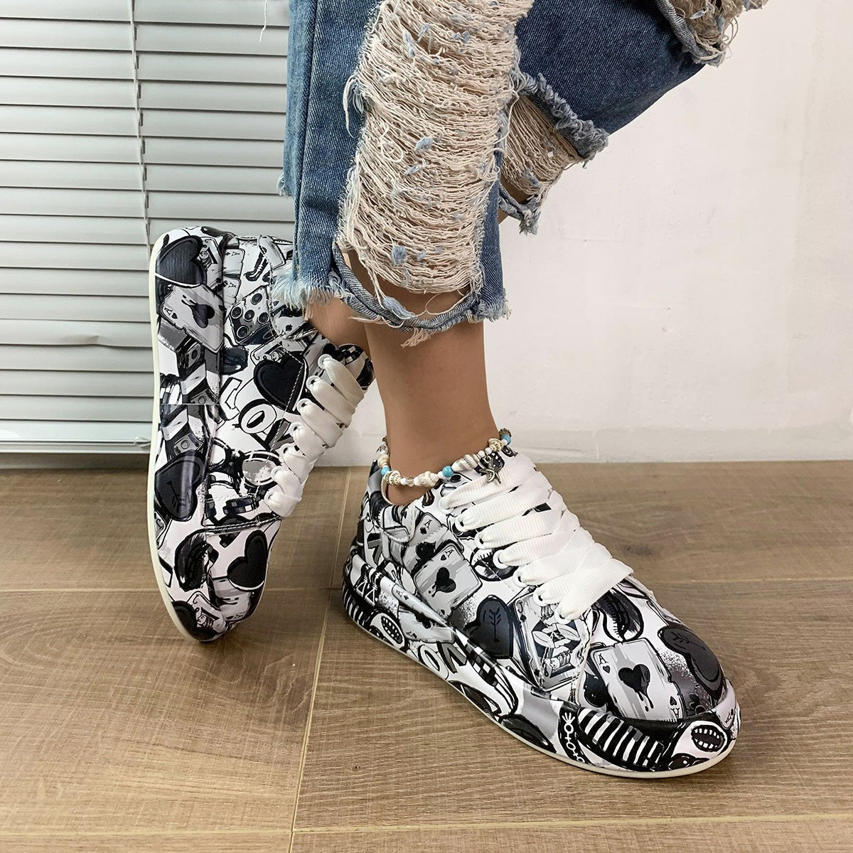 Round-Toe Thick-Sole Lace-Up Sneakers — Women’s Casual Print Shoes - Courbe et Compagnie