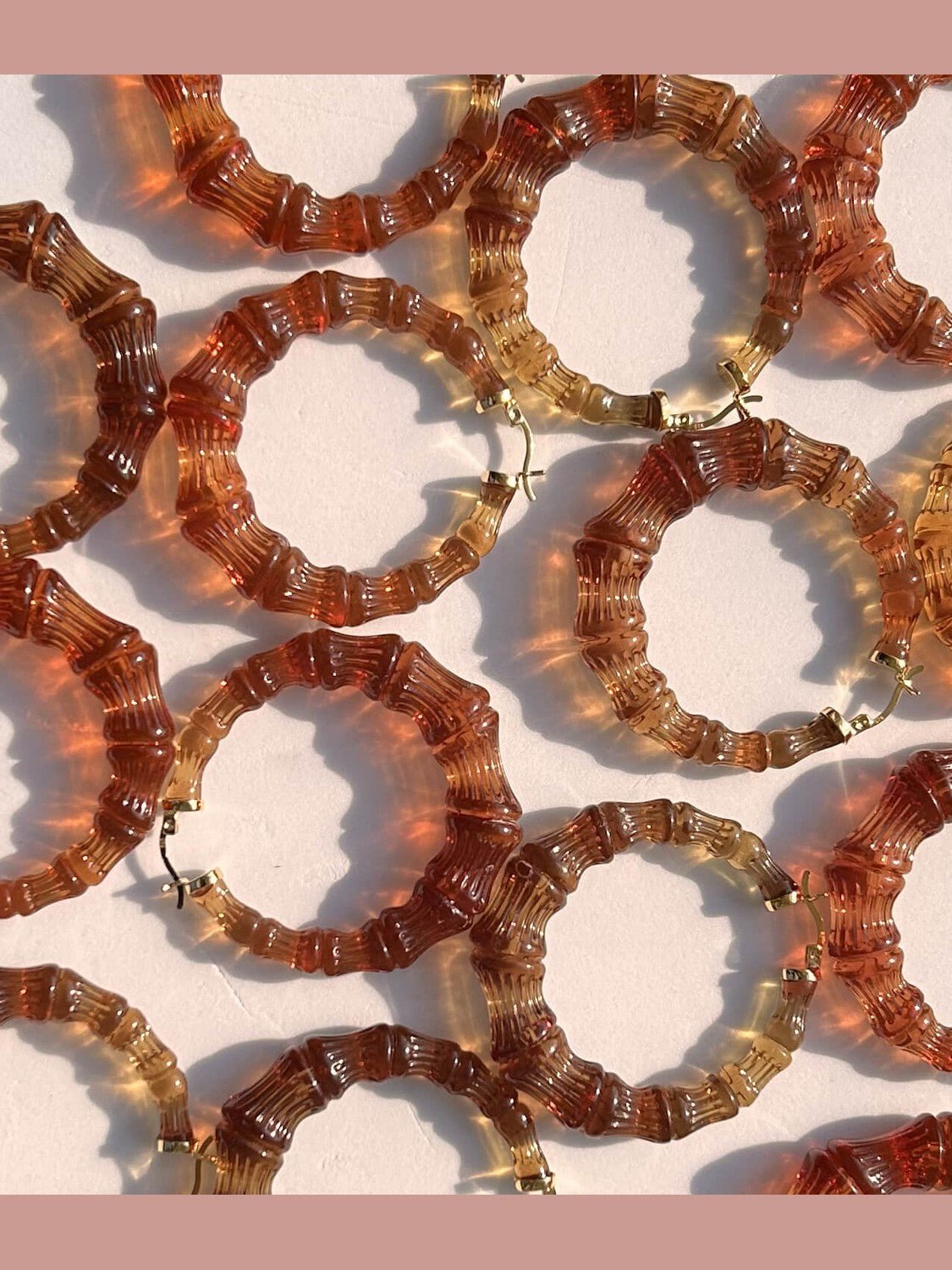 Rum & Coke Lucite Bamboo Hoop Earrings - Courbe et Compagnie