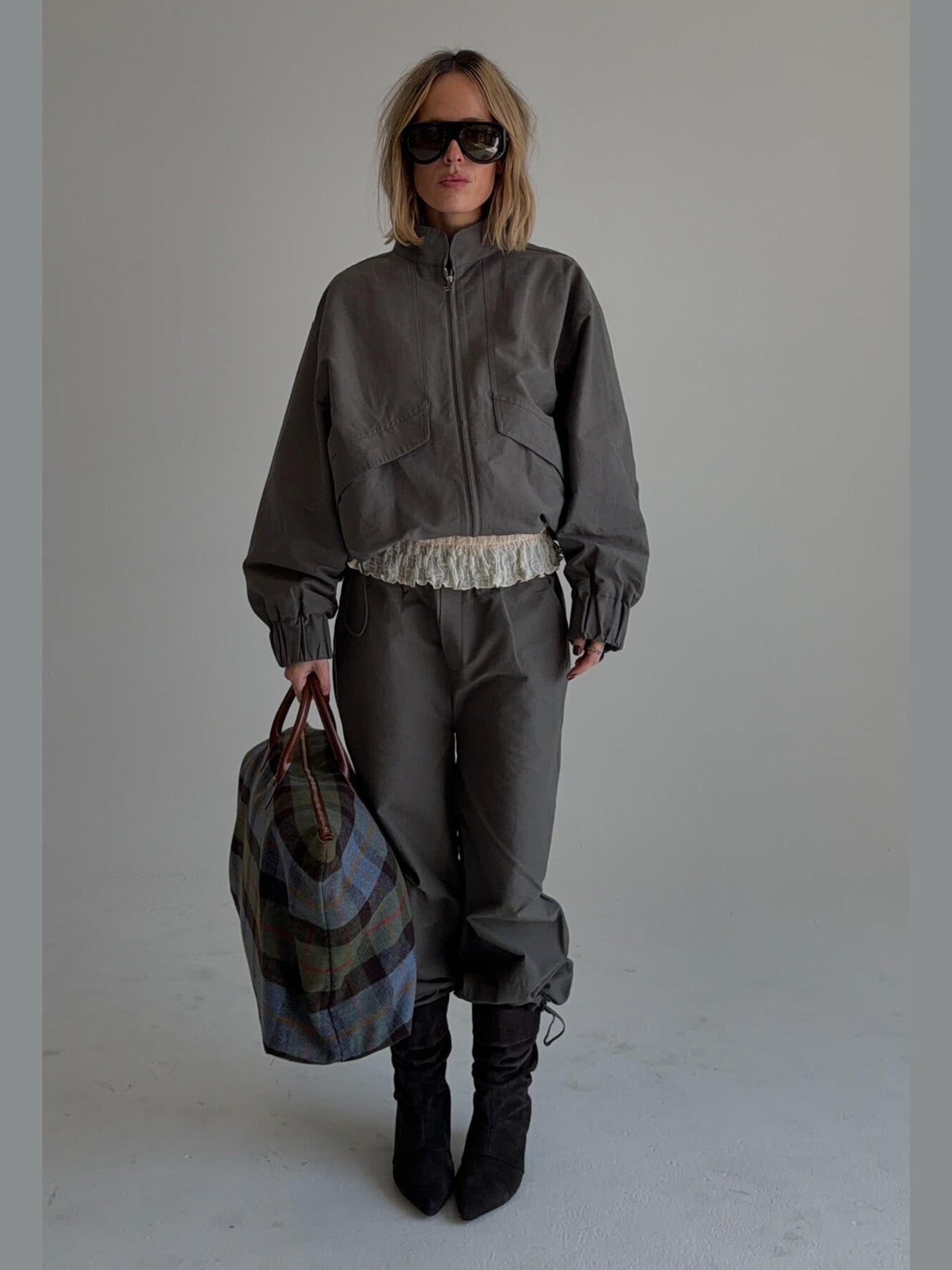 SABLE PANT IN CHARCOAL - Courbe et Compagnie