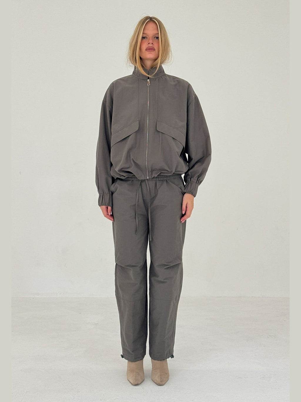 SABLE PANT IN CHARCOAL - Courbe et Compagnie