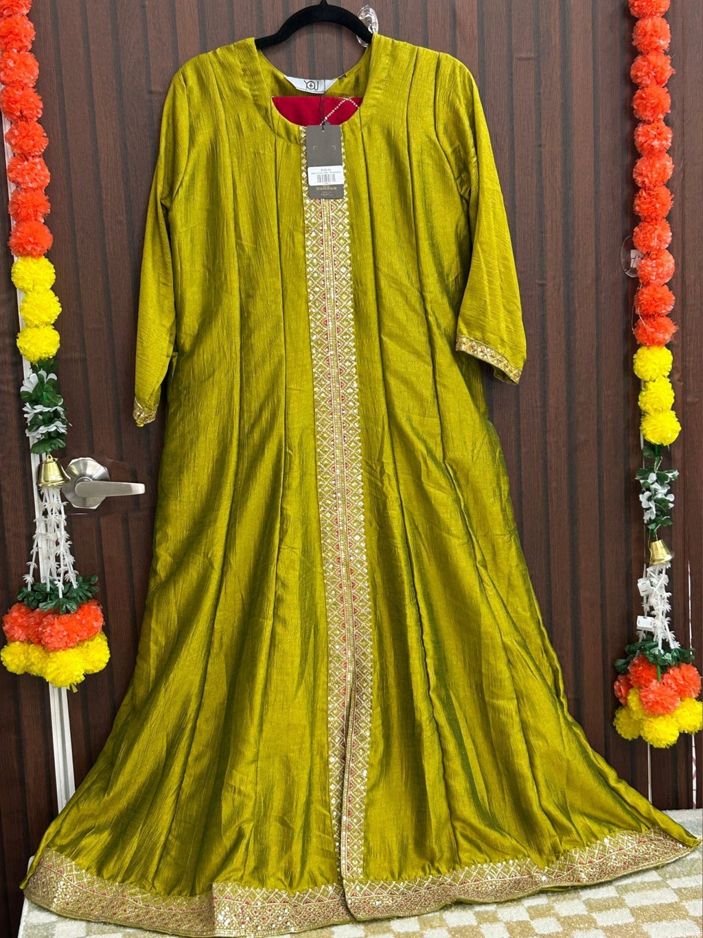 Silk anarkali suit - Courbe et Compagnie