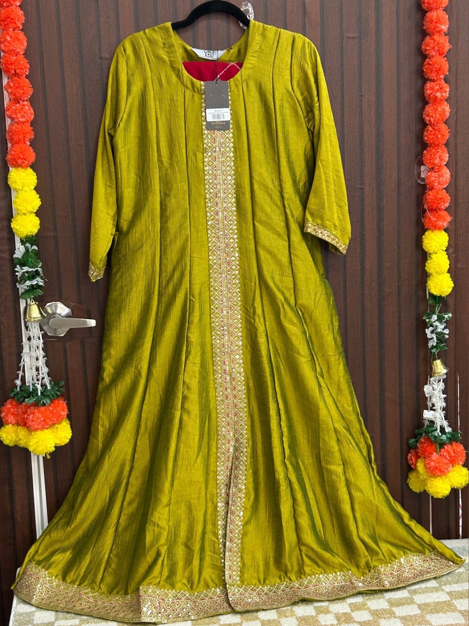 Silk anarkali suit - Courbe et Compagnie