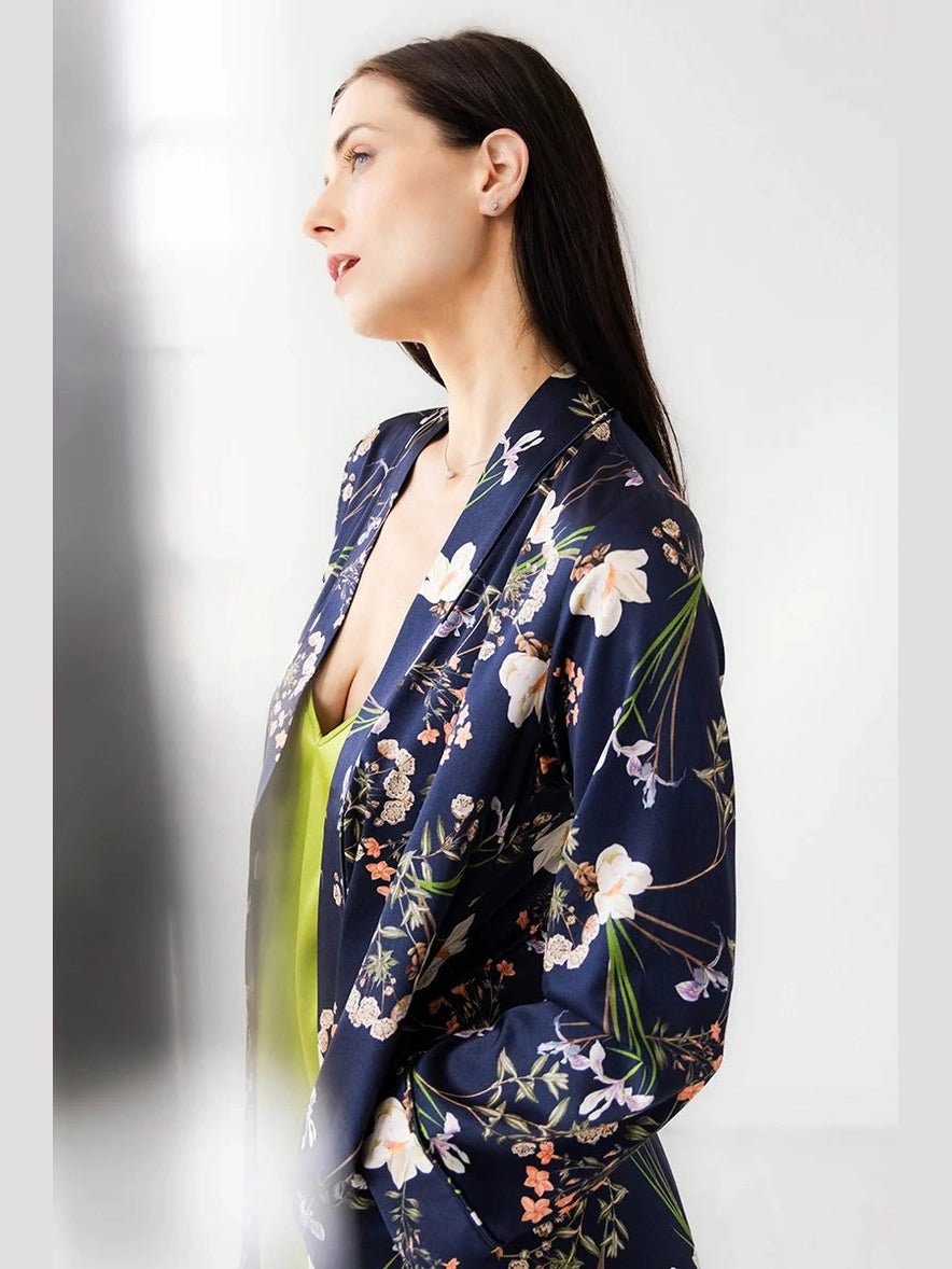 Silk Floral Design Robe - Courbe et Compagnie