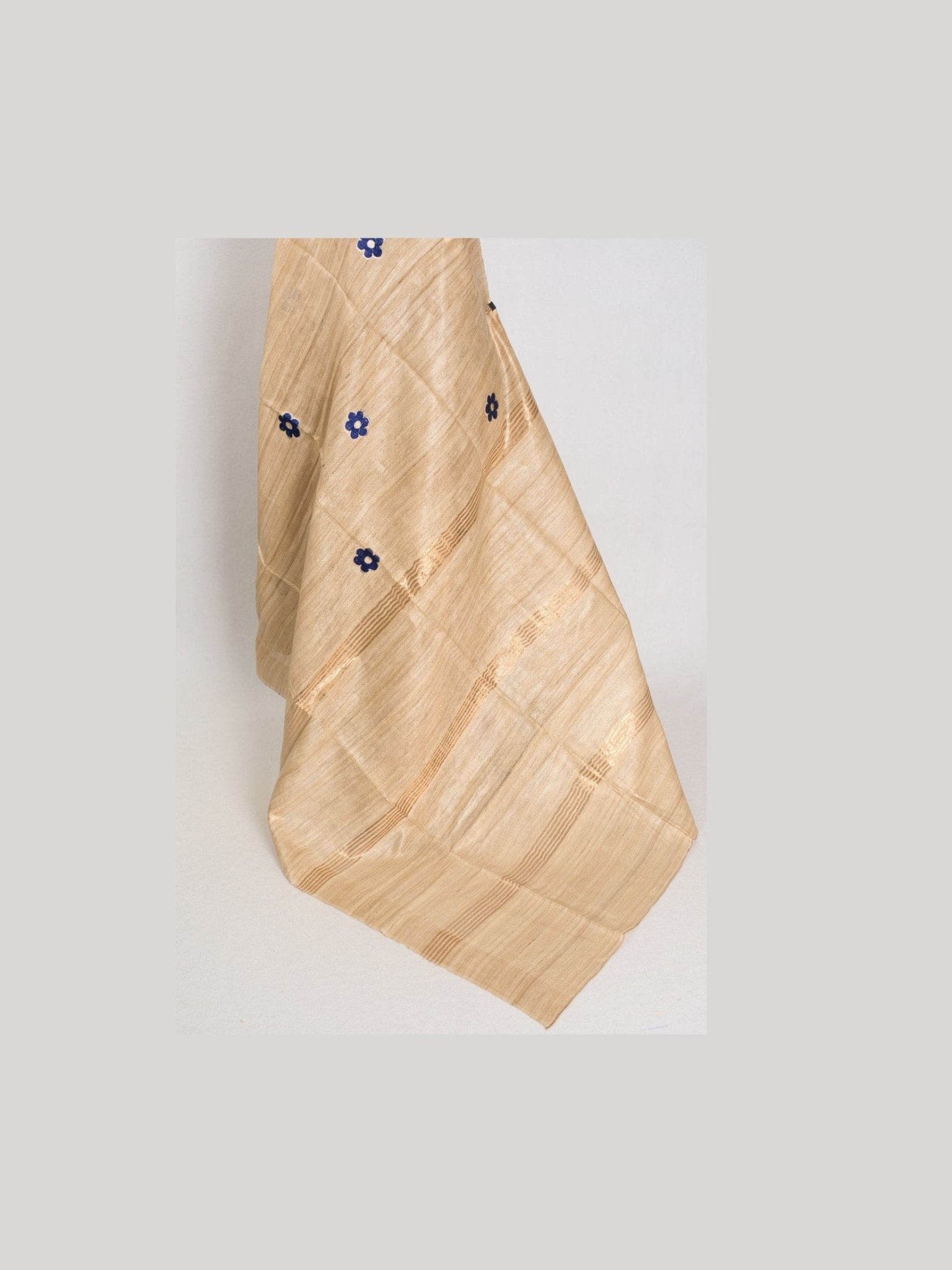 Sohini: Beige Gicha Tussar Saree | Floral Embroidery | Contemporary Handloom - Courbe et Compagnie