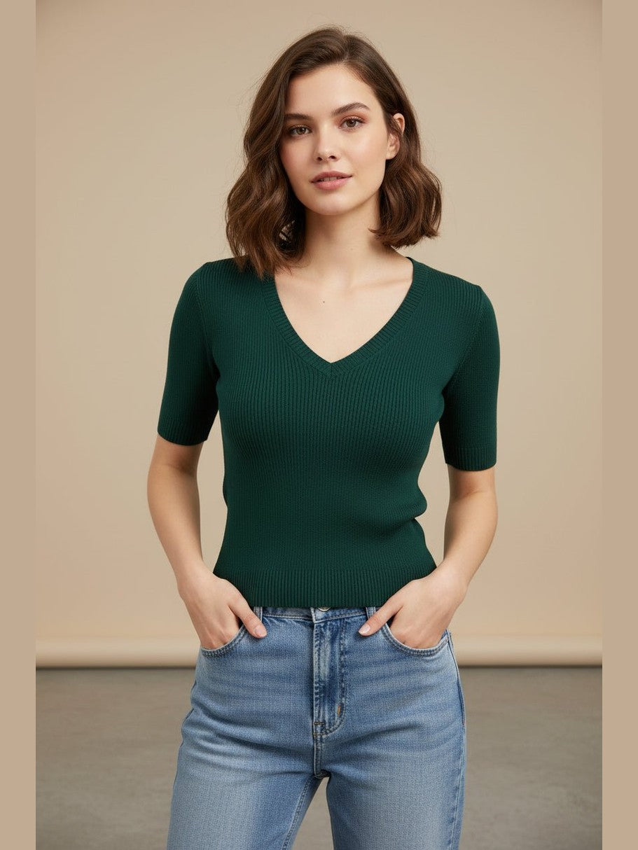 Solid Color Ice Silk Knit Top for Women – Slim-Fit Short Sleeve Elegant Commuter Top - Courbe et Compagnie