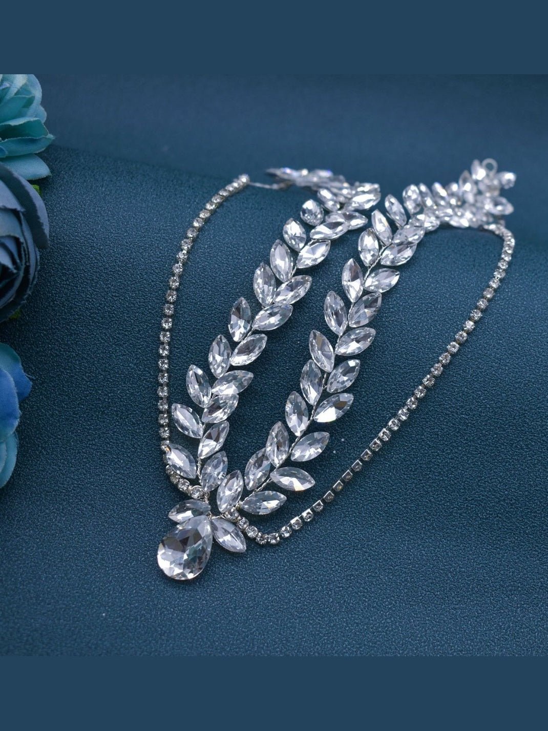 Teardrop Crystal Forehead Chain Hair Accessory - Courbe et Compagnie
