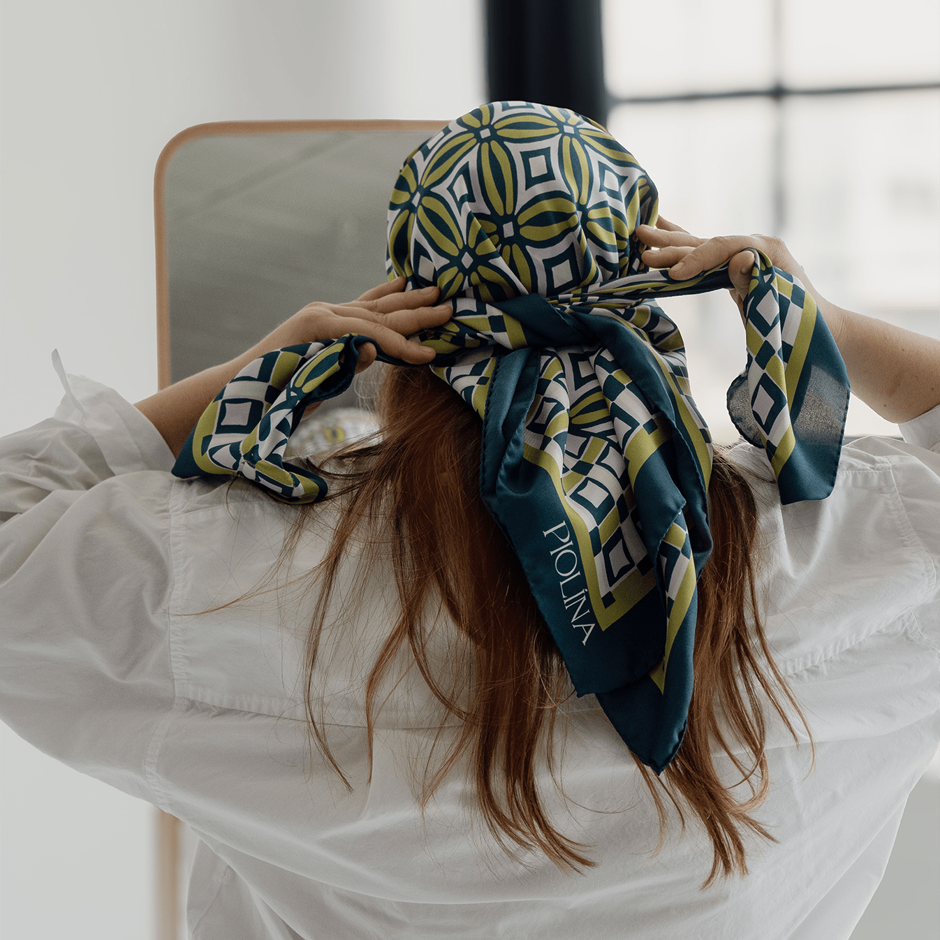 The Magnetic SilkSnap Scarf - Courbe et Compagnie