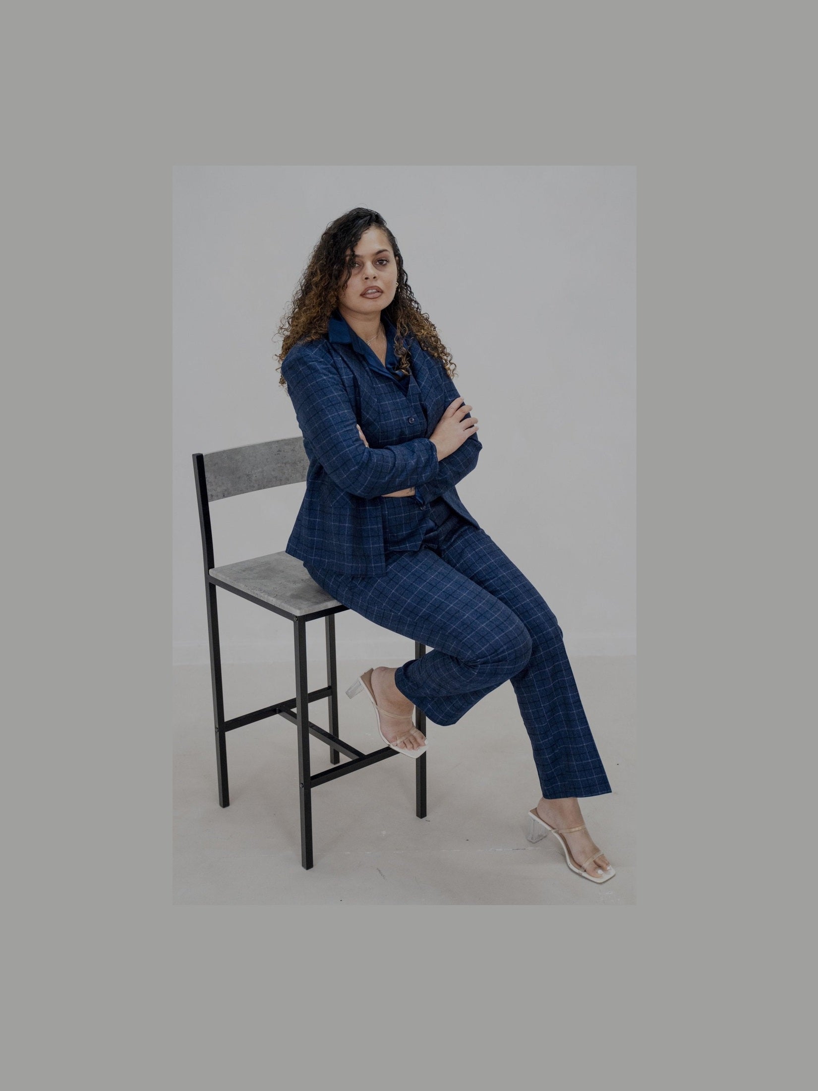 The plaid powered 3-piece pantsuit - Courbe et Compagnie