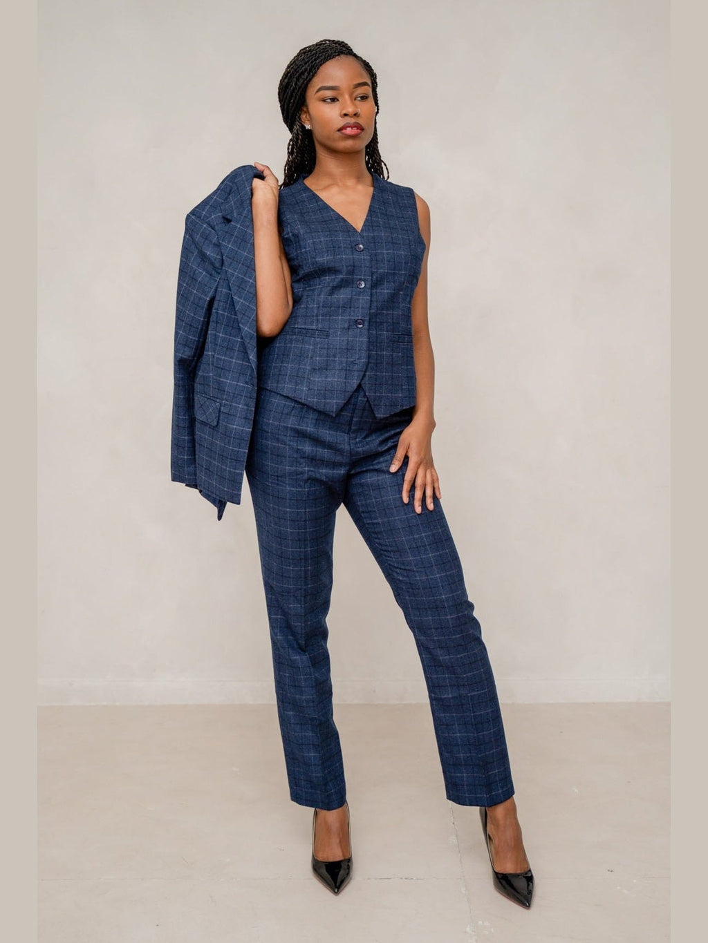 The plaid powered 3-piece pantsuit - Courbe et Compagnie