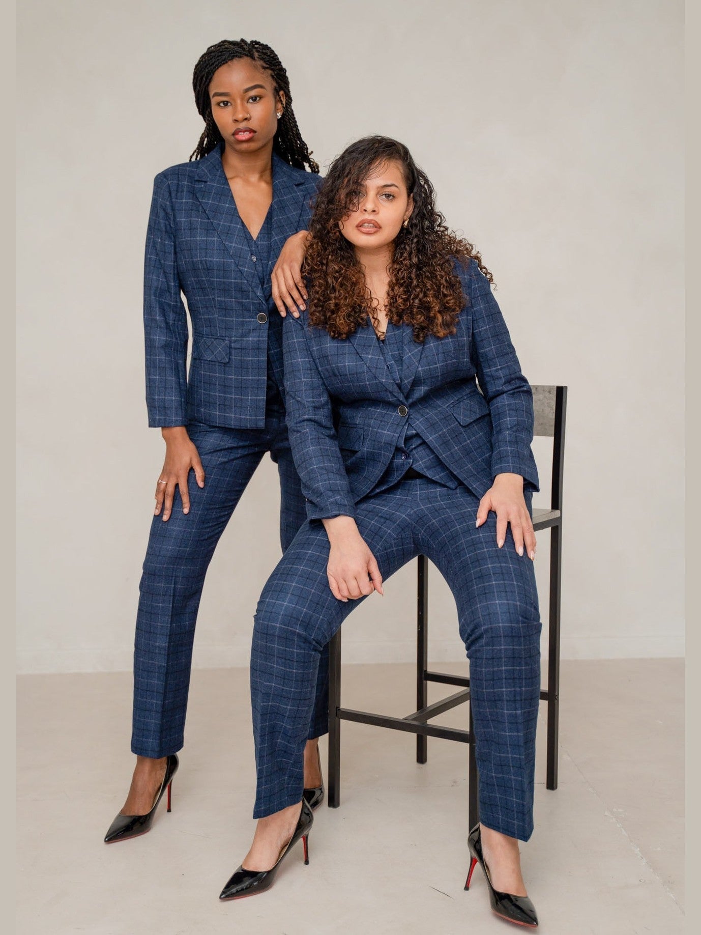 The plaid powered 3-piece pantsuit - Courbe et Compagnie