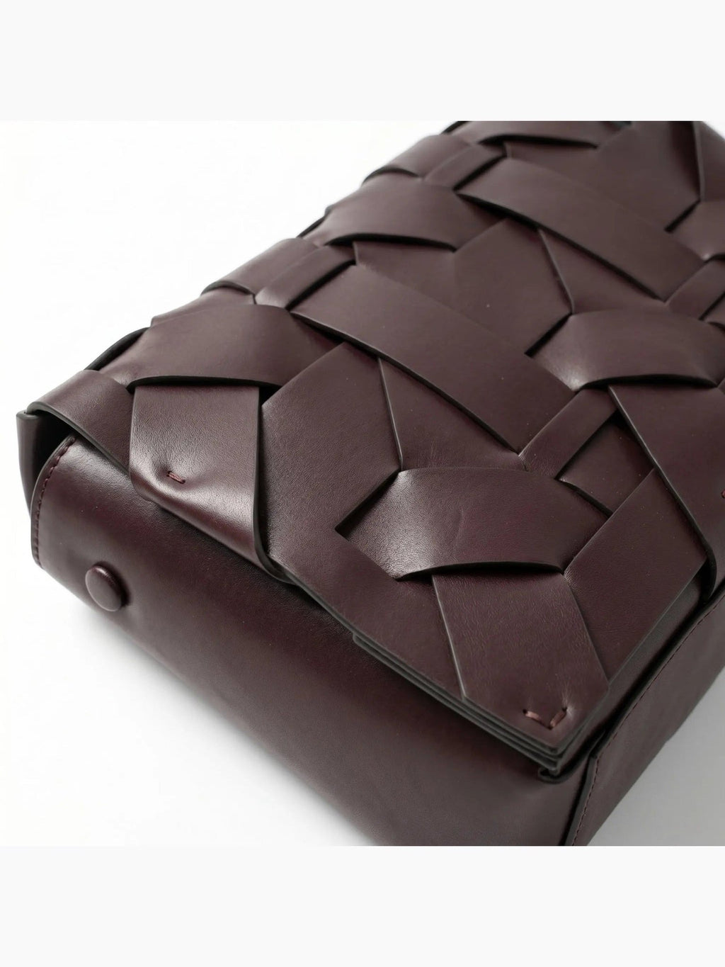 THE ZENOBIA WOVEN CLUTCH - Courbe et Compagnie