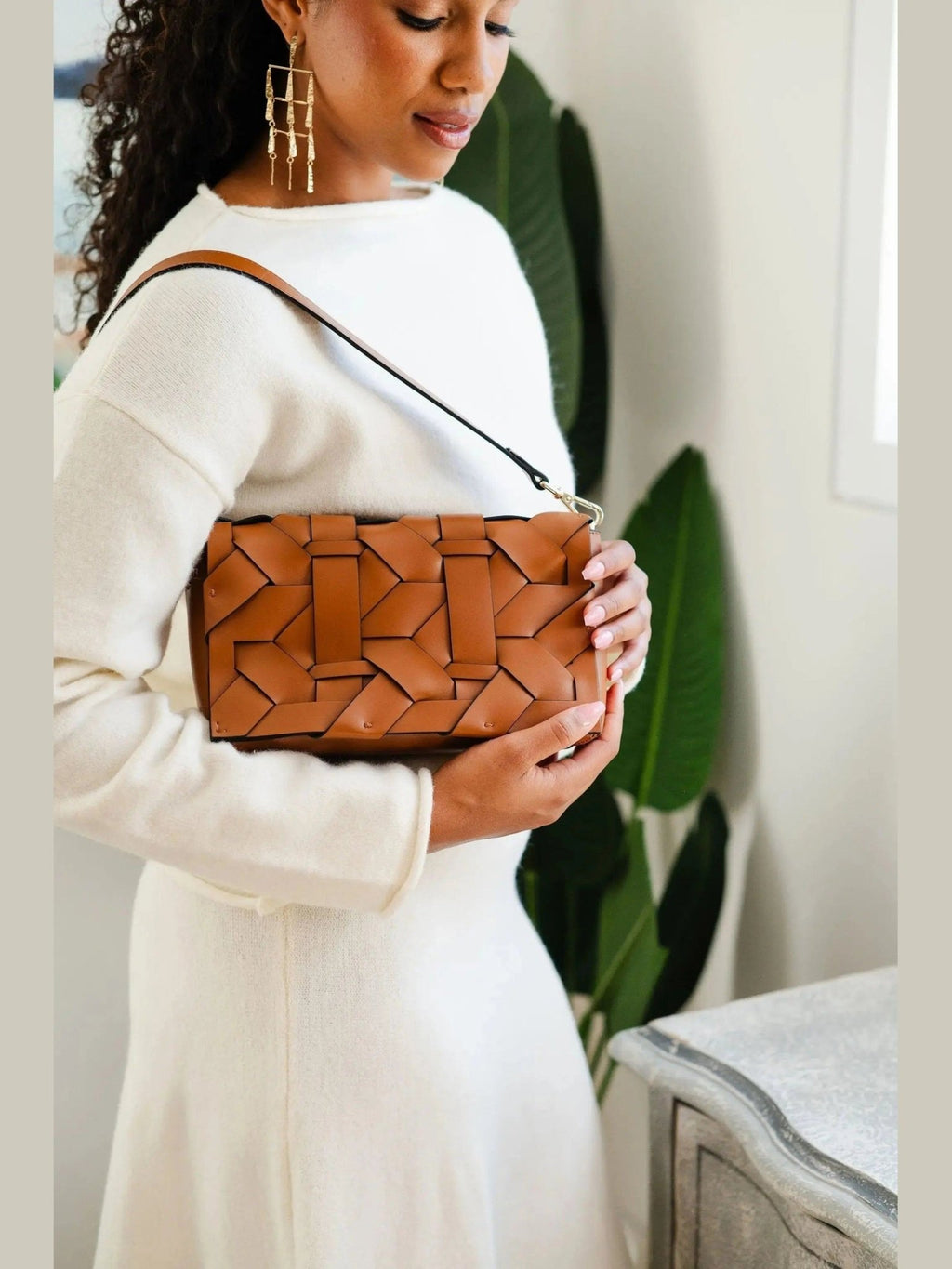 THE ZENOBIA WOVEN CLUTCH - Courbe et Compagnie
