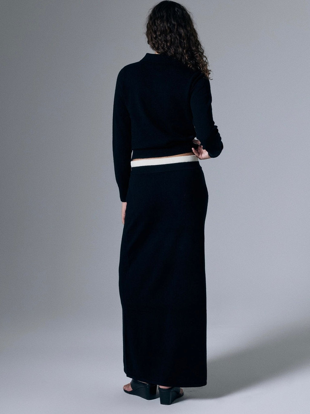 Tove Cashmere Polo Shirt With Open Collar Ribbed Hem - Courbe et Compagnie