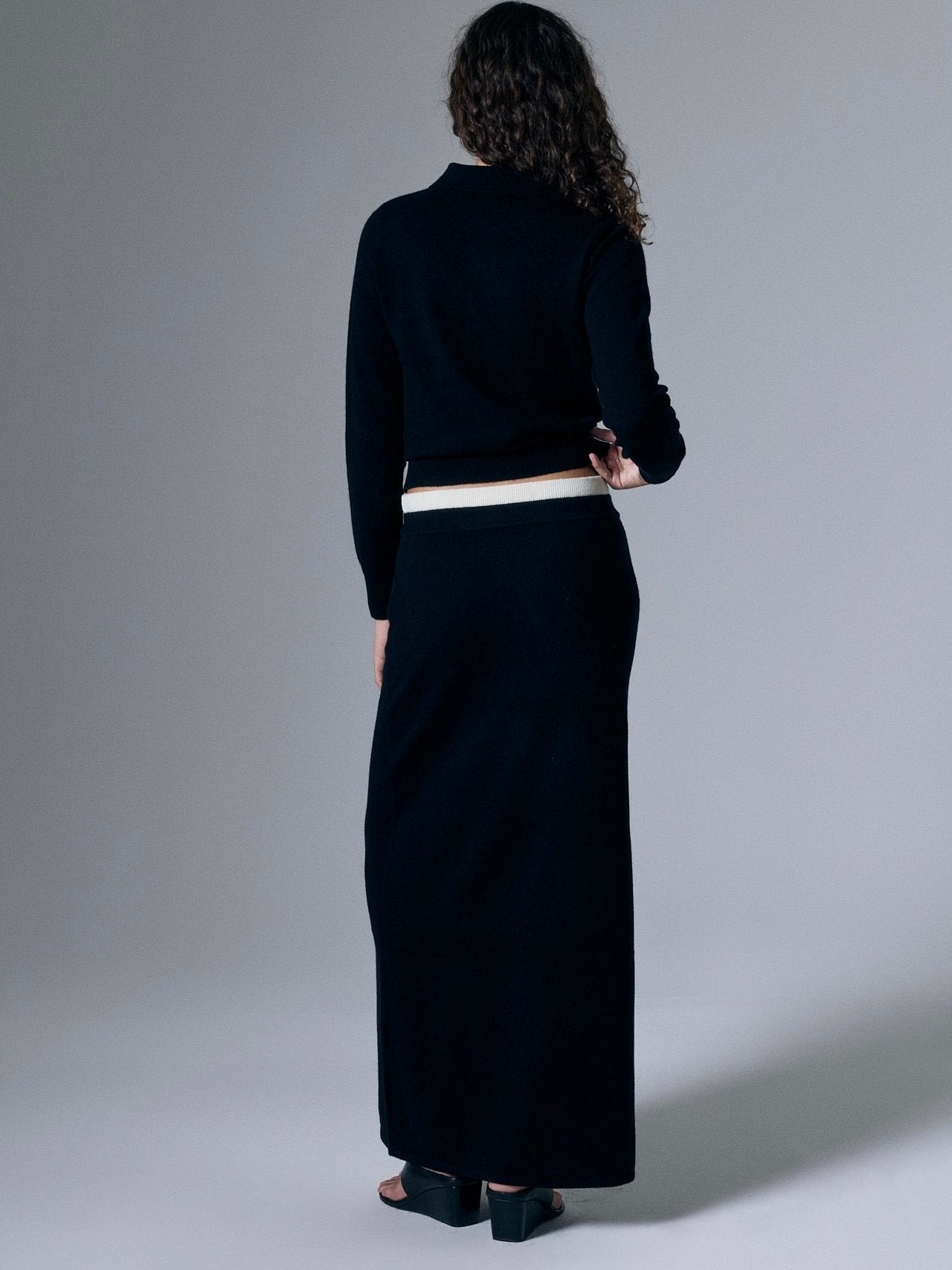 Tove Cashmere Polo Shirt With Open Collar Ribbed Hem - Courbe et Compagnie