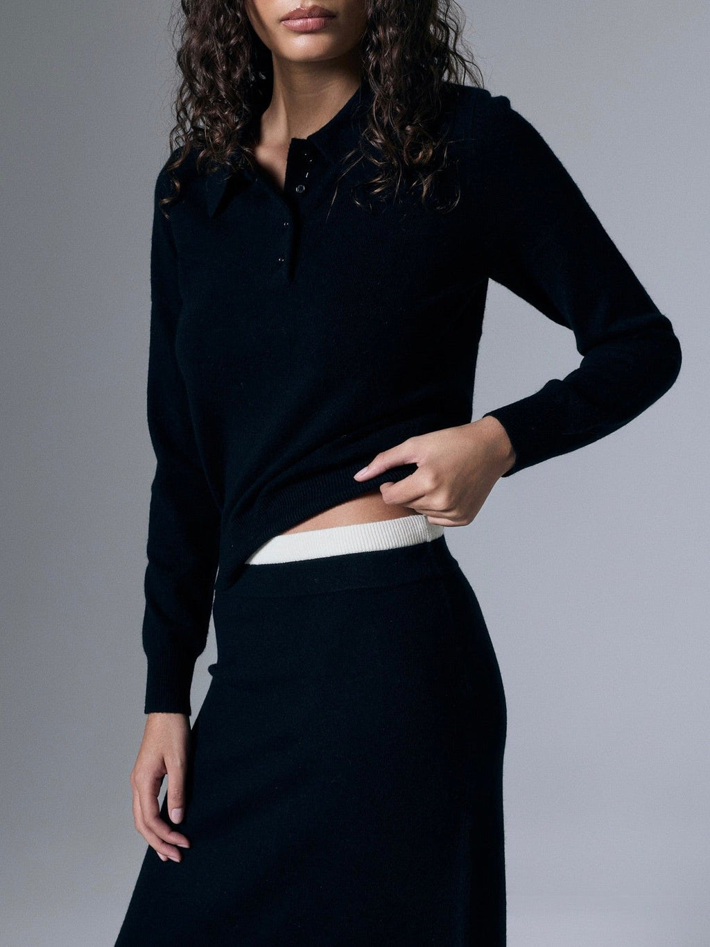 Tove Cashmere Polo Shirt With Open Collar Ribbed Hem - Courbe et Compagnie