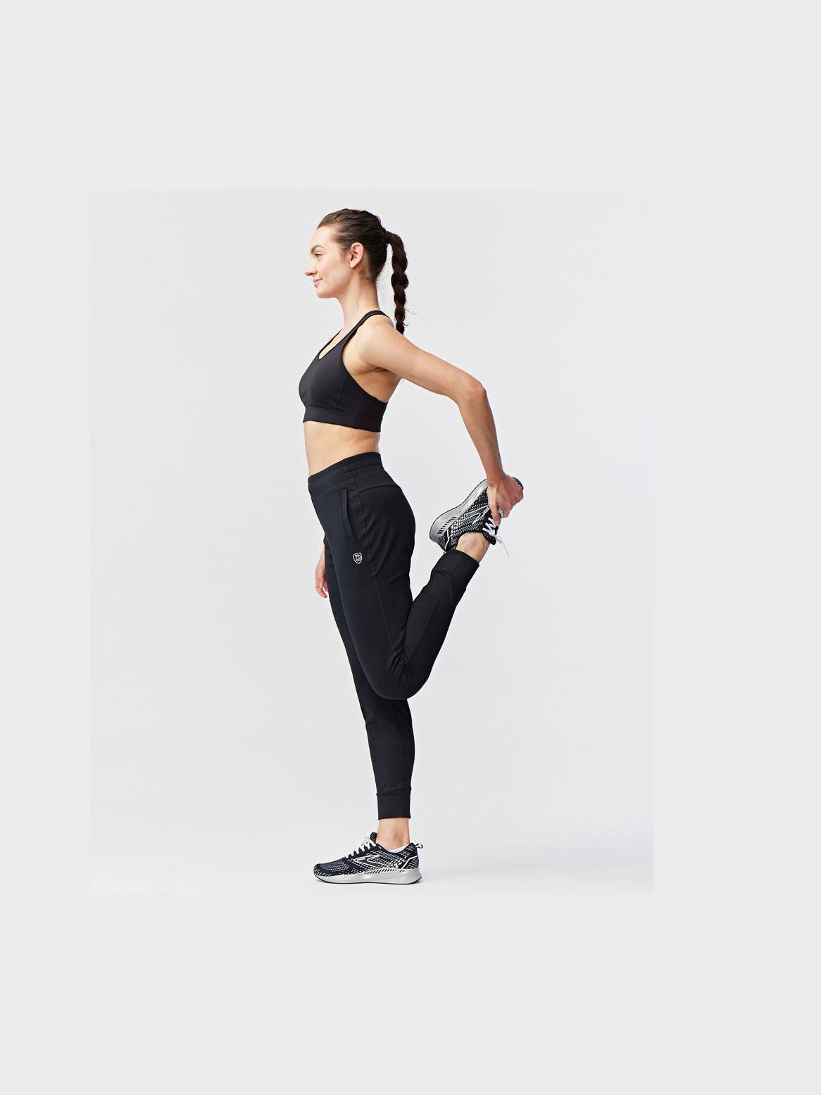 Valia Women's Black Jogger Pants - Courbe et Compagnie