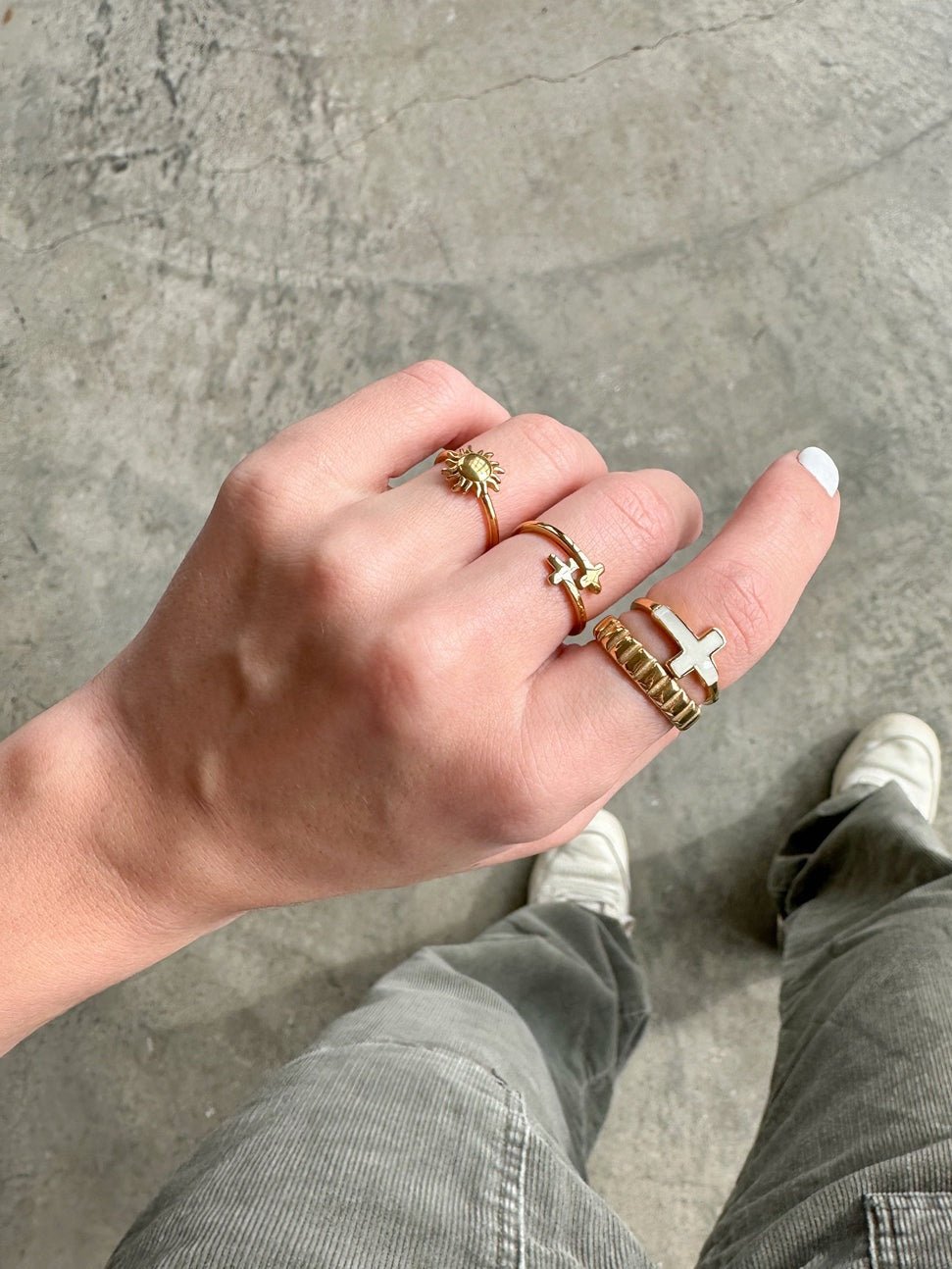 White Enamel Cross Ring - Courbe et Compagnie