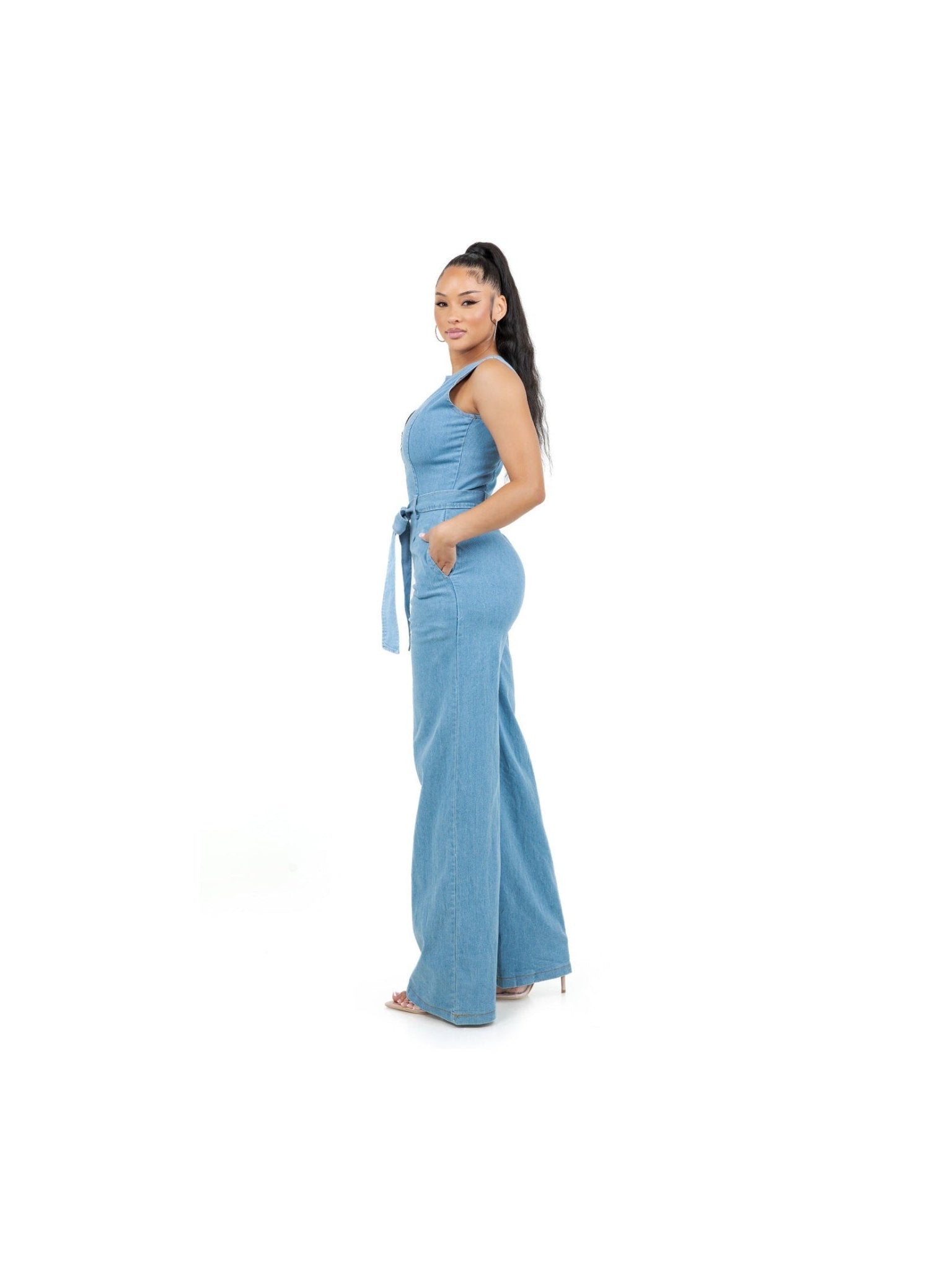 Women Denim Jumpsuit Sleeveless Front Zip Scoop Neck Wide Leg - Courbe et Compagnie