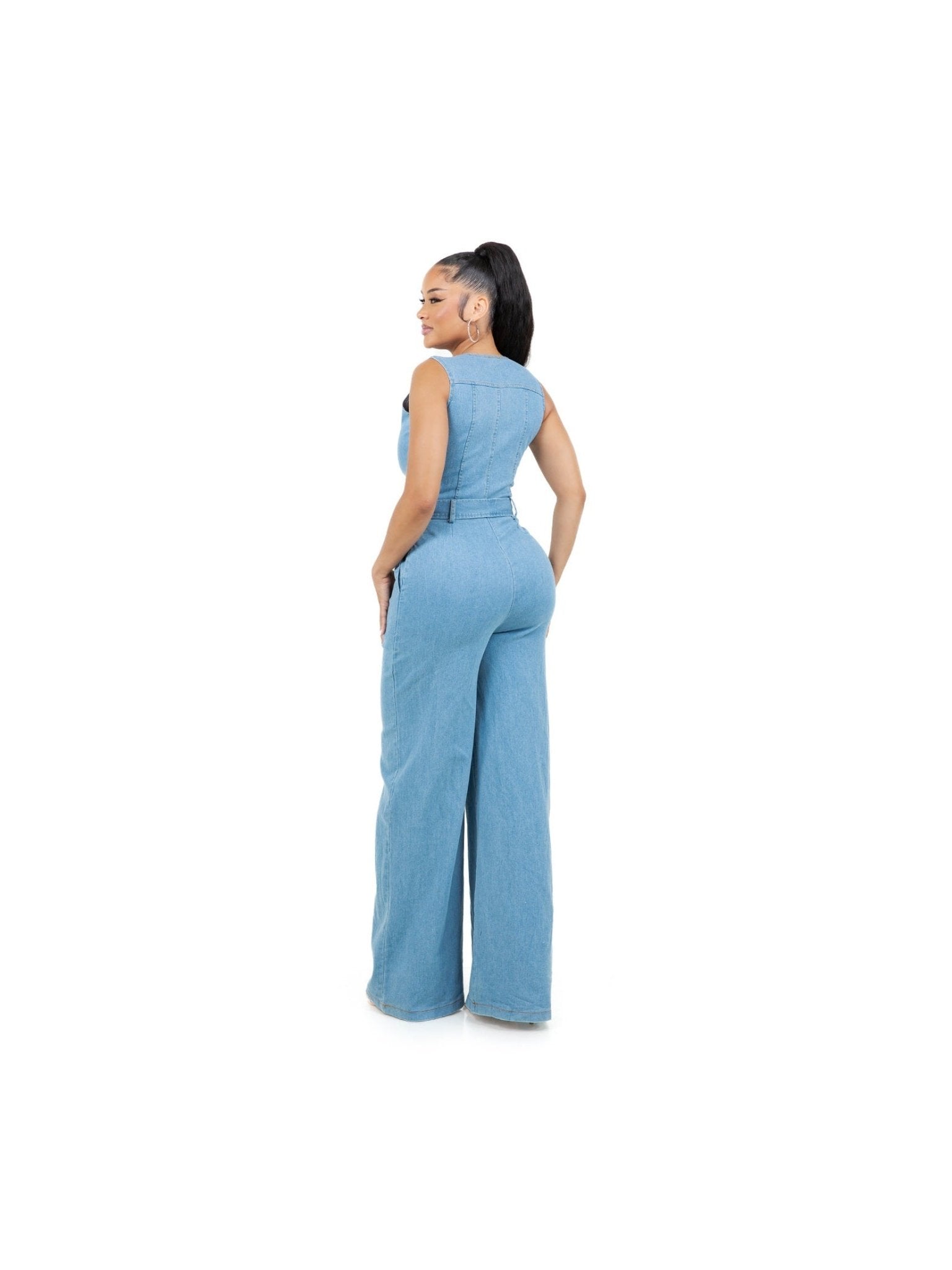 Women Denim Jumpsuit Sleeveless Front Zip Scoop Neck Wide Leg - Courbe et Compagnie
