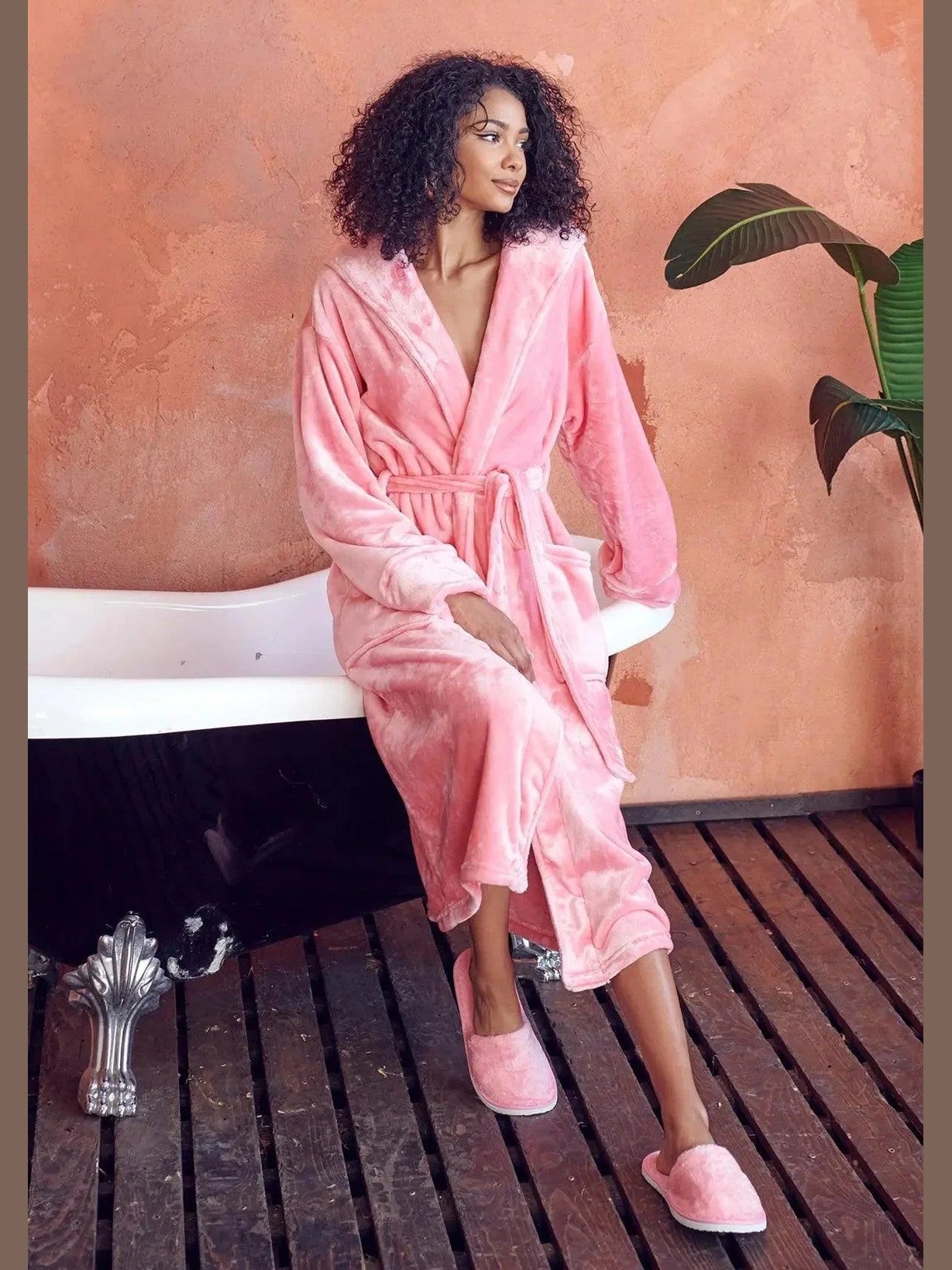 Women’s Plush Hooded Robe - Spa-Worthy Comfort at Home - Courbe et Compagnie