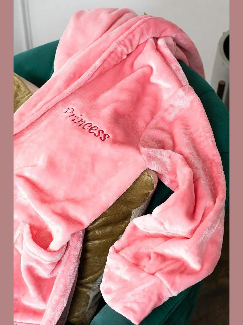 Women’s Plush Hooded Robe - Spa-Worthy Comfort at Home - Courbe et Compagnie