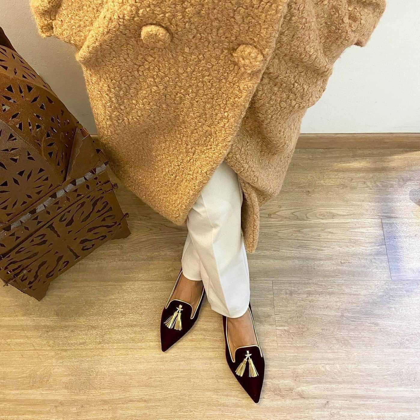 Women's Suede Pointed Toe Tassel Flats – Shallow Mouth Low Heel Casual Shoes - Courbe et Compagnie