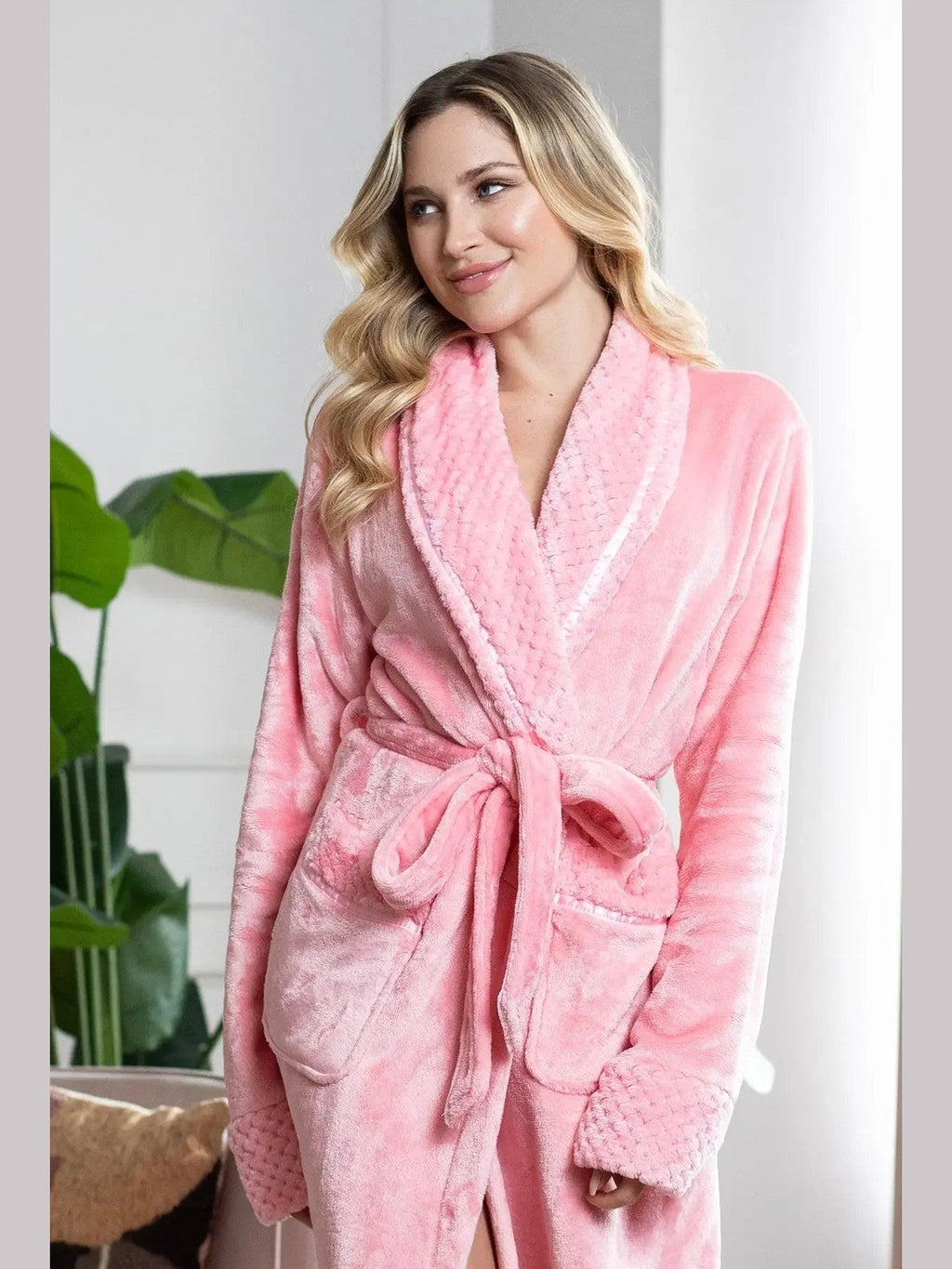 Women's Ultra Soft Plush Bathrobe - Courbe et Compagnie