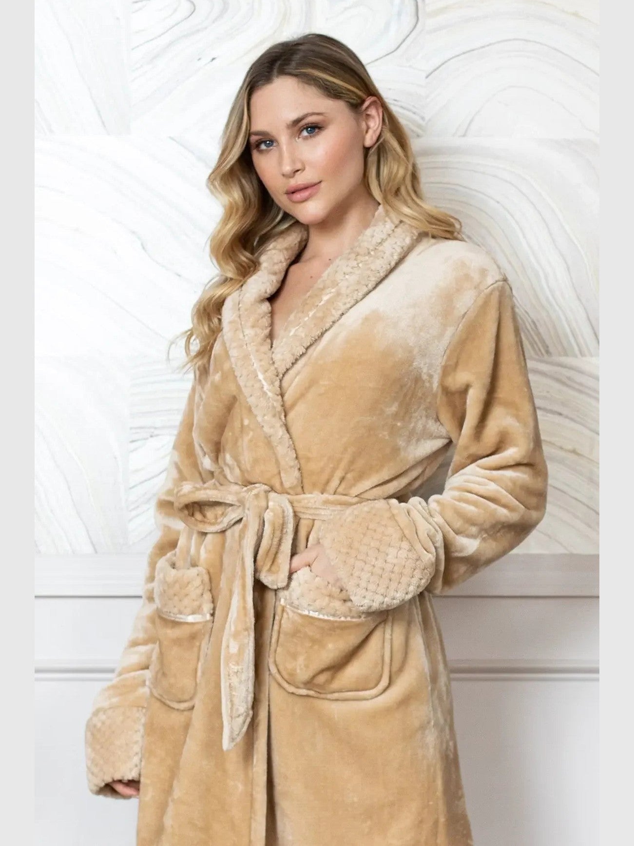 Women's Ultra Soft Plush Bathrobe - Courbe et Compagnie