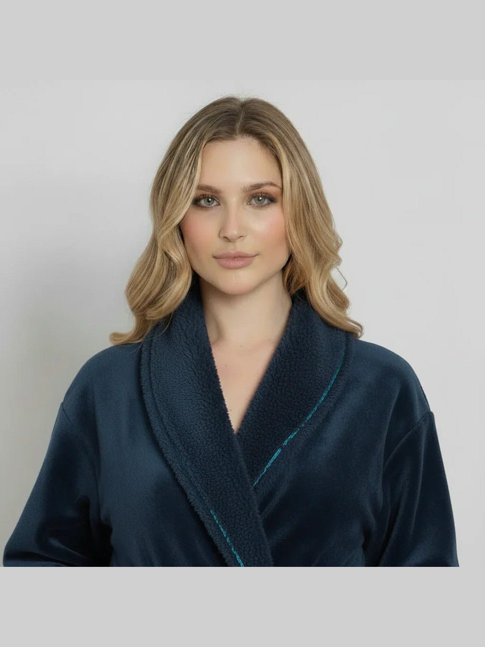 Women's Ultra Soft Plush Bathrobe - Courbe et Compagnie
