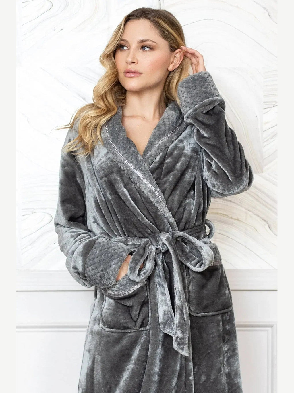 Women's Ultra Soft Plush Bathrobe - Courbe et Compagnie