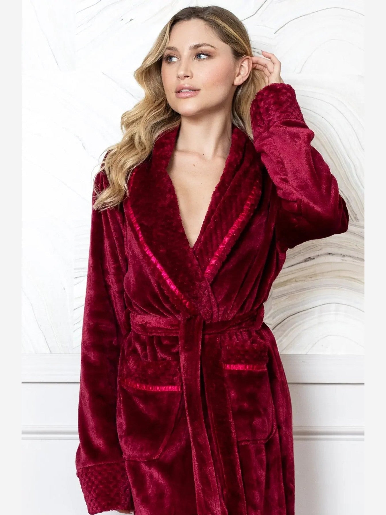 Women's Ultra Soft Plush Bathrobe - Courbe et Compagnie