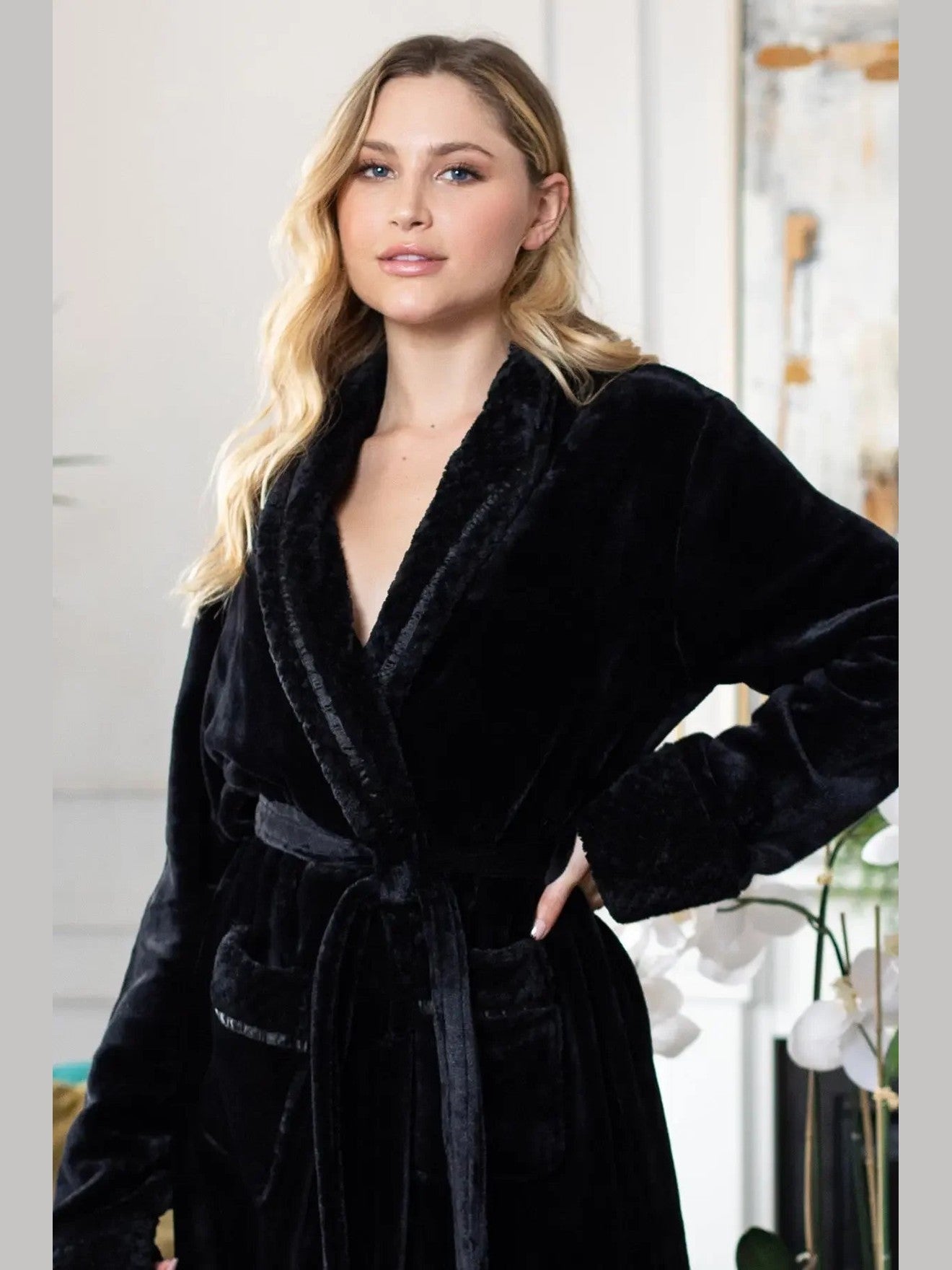 Women's Ultra Soft Plush Bathrobe - Courbe et Compagnie