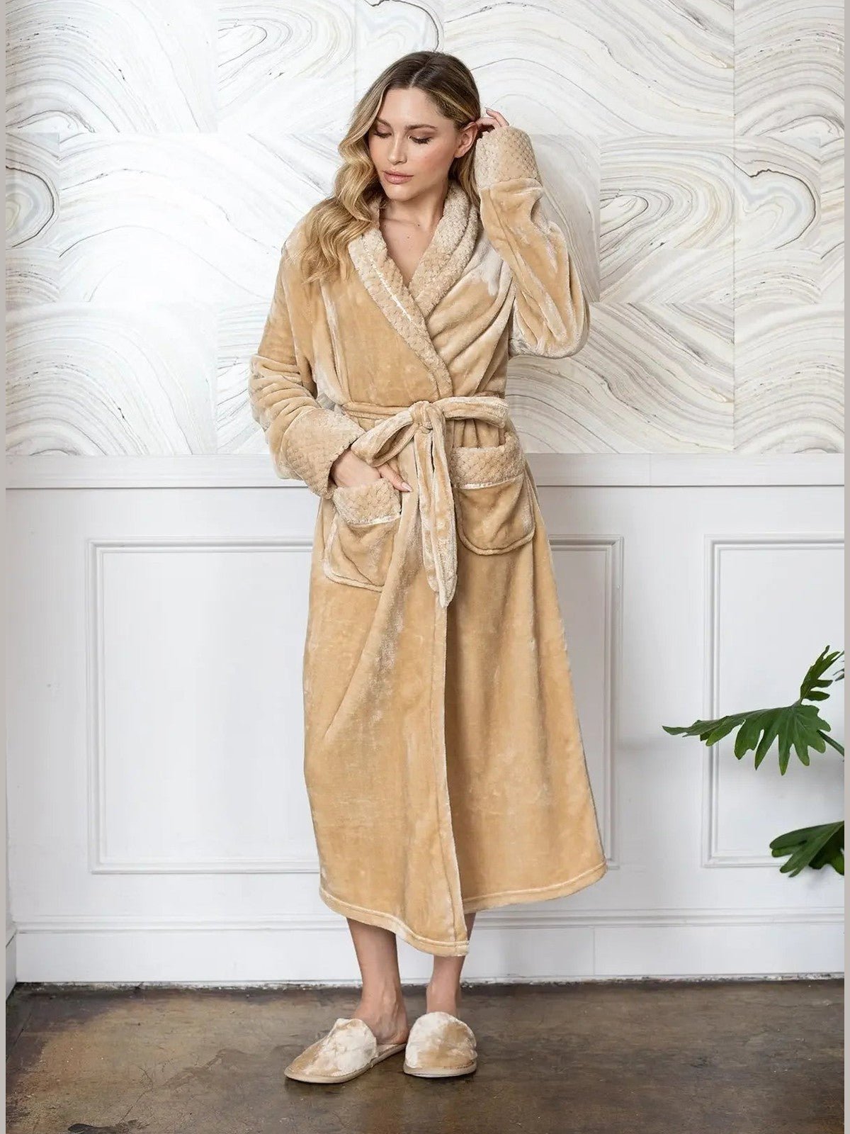 Women's Ultra Soft Plush Bathrobe - Courbe et Compagnie
