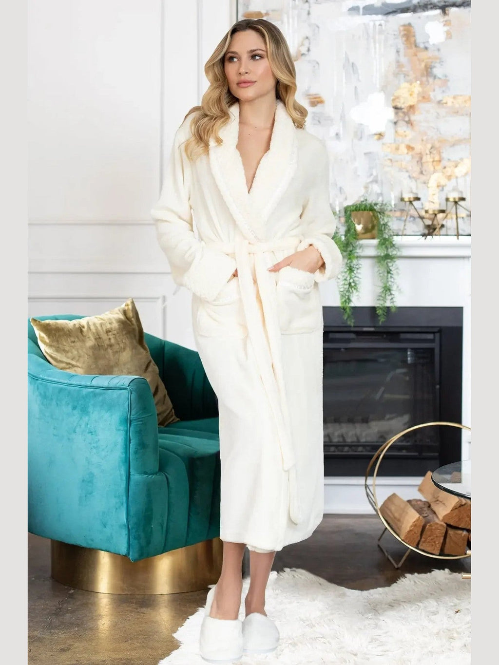 Women's Ultra Soft Plush Bathrobe - Courbe et Compagnie
