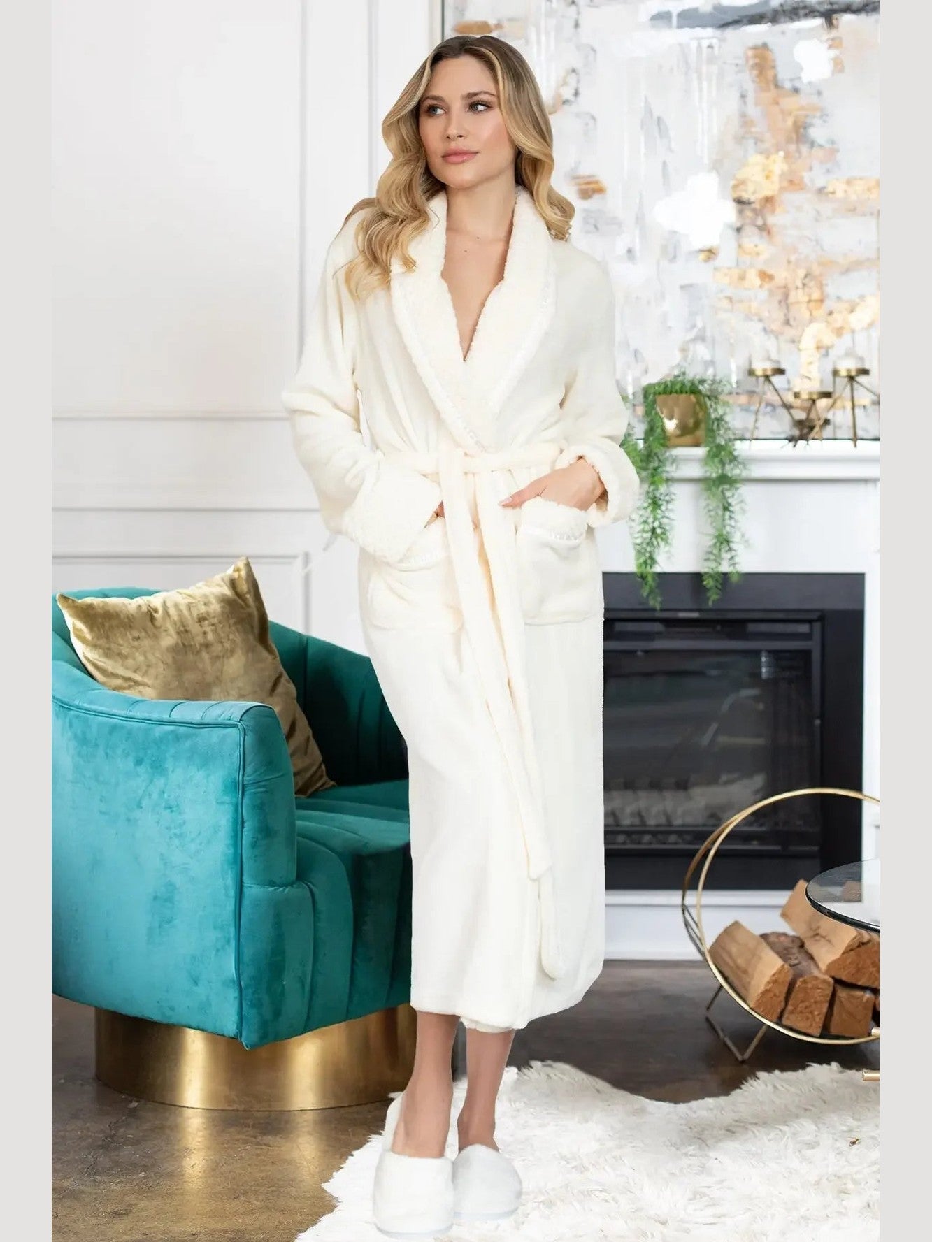 Women's Ultra Soft Plush Bathrobe - Courbe et Compagnie