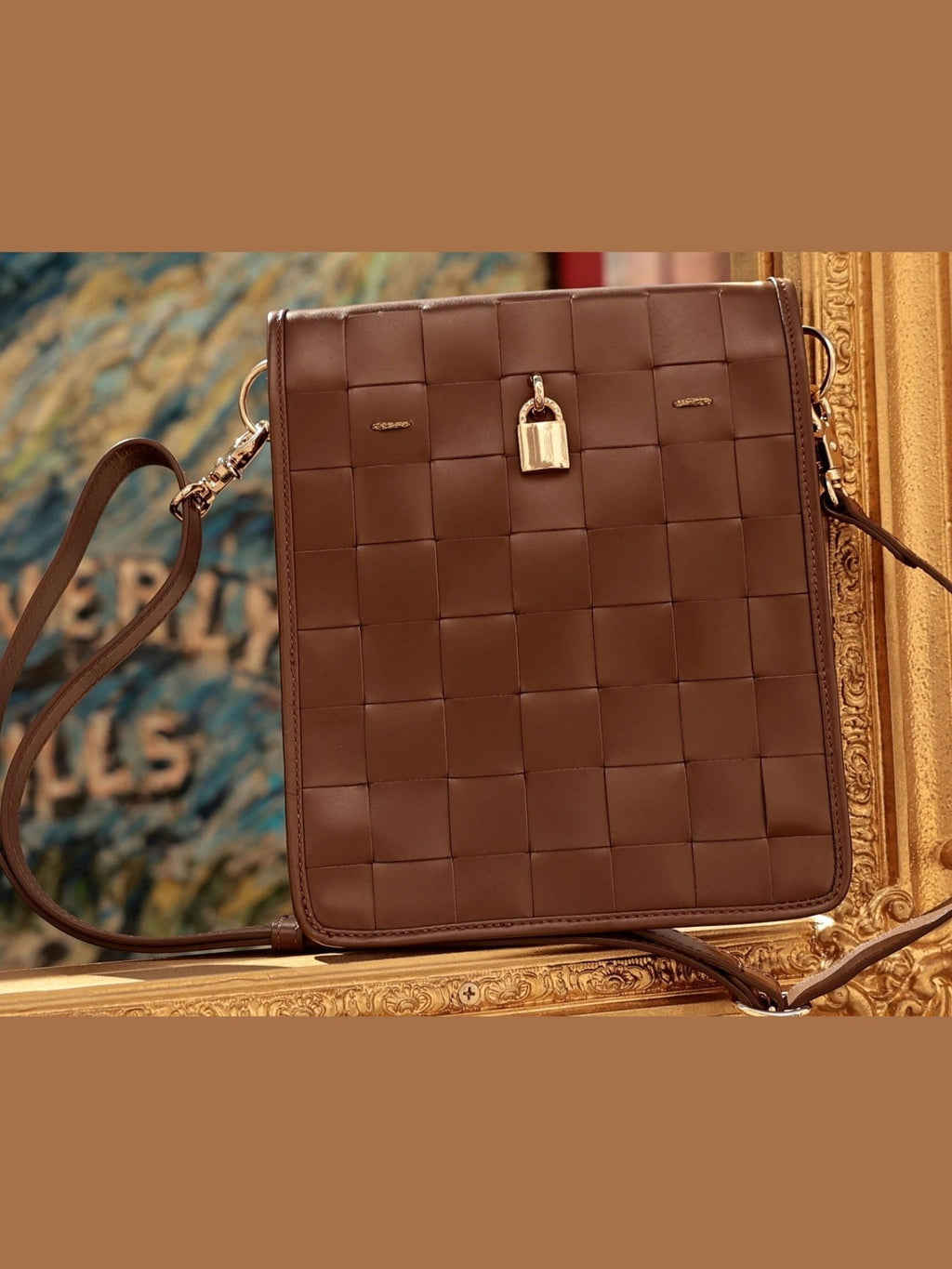 Woven Leather Chocolate Crossbody Bag - Courbe et Compagnie